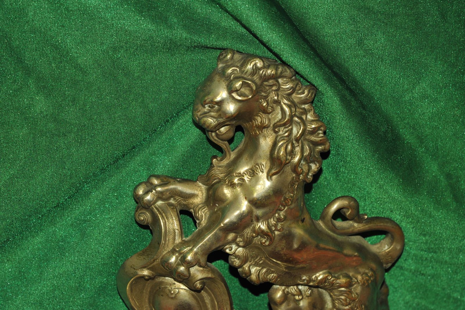 photo vinterior An Antique French Louis XV Style Fireplace Fender