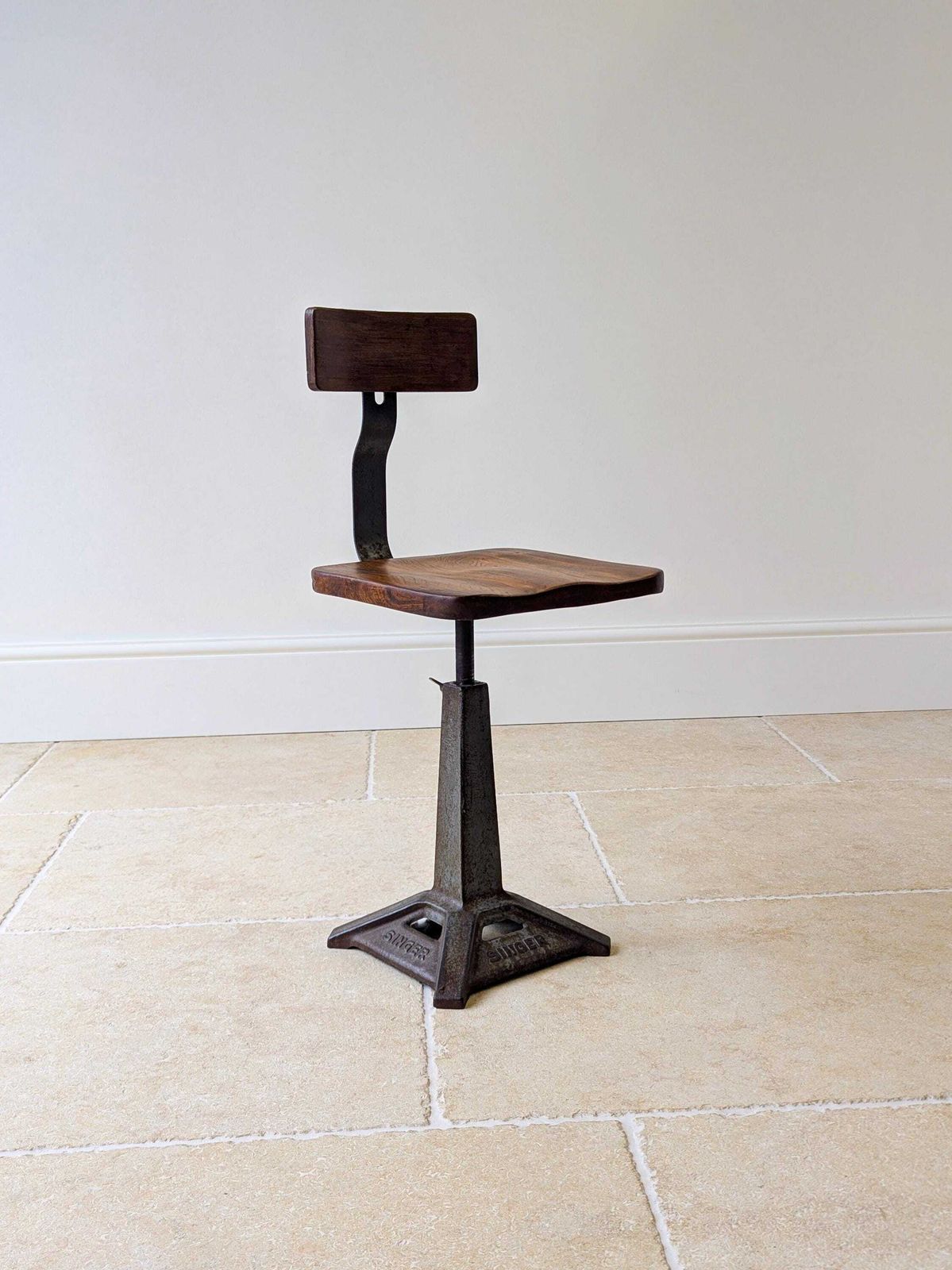 Early 20th Century Singer Cast Iron & Elm Industrial Chair C.1930 photo buy