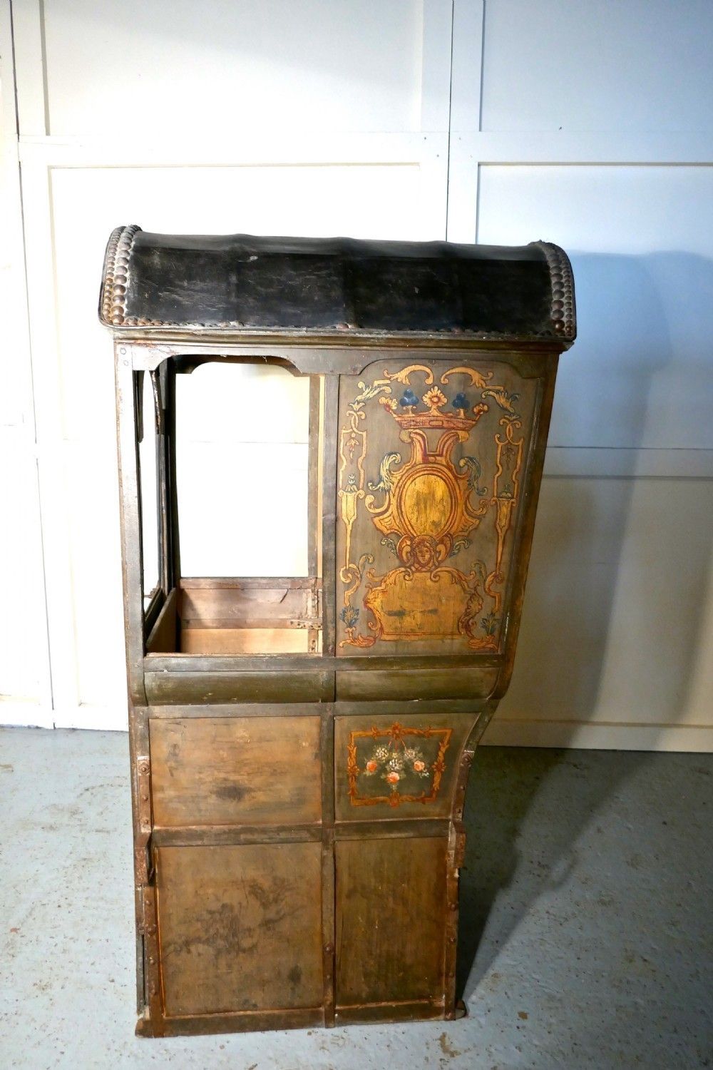 French Château De Chasse, Sedan Chair, Original Unrestored Circa 1740