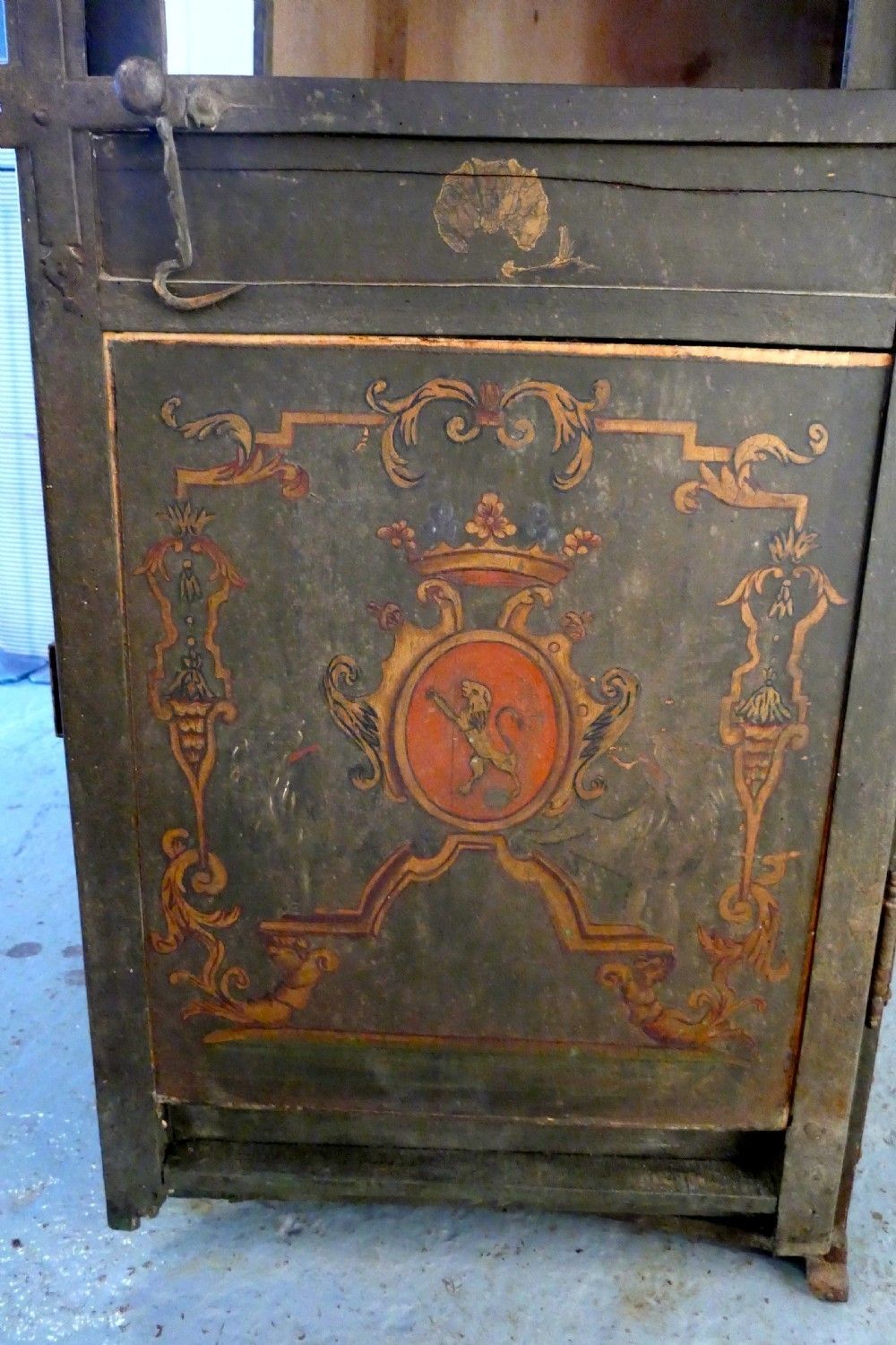 French Château De Chasse, Sedan Chair, Original Unrestored Circa 1740 photo for sale