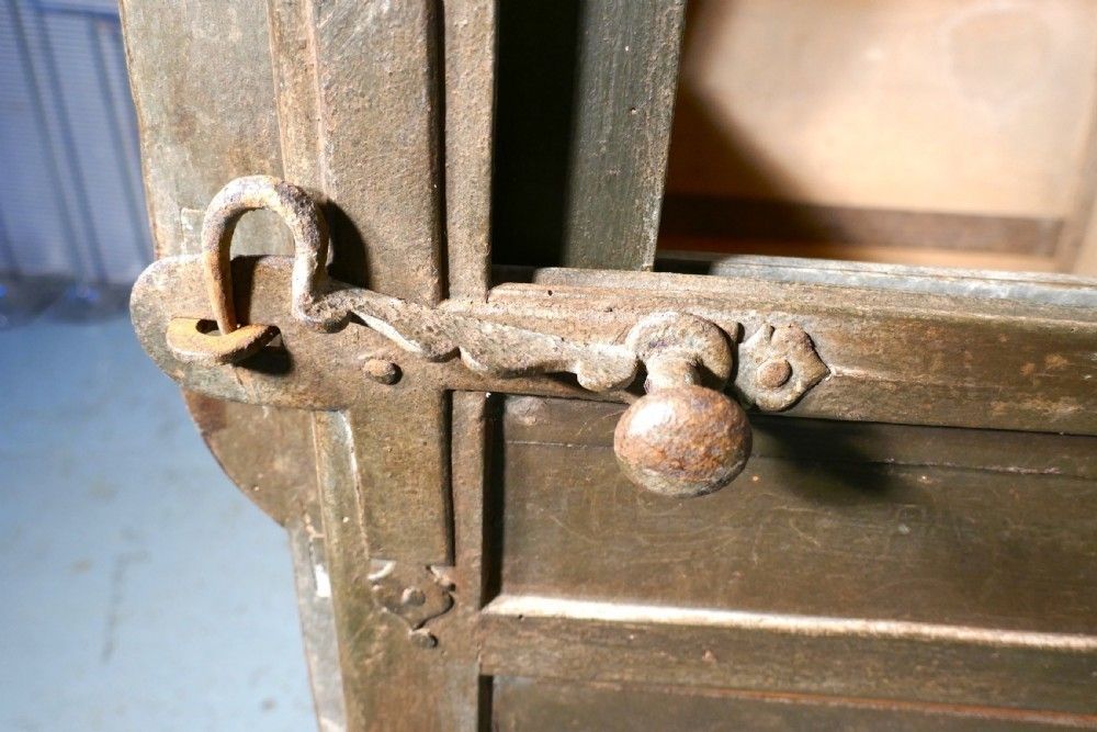 photo furniture French Château De Chasse, Sedan Chair, Original Unrestored Circa 1740