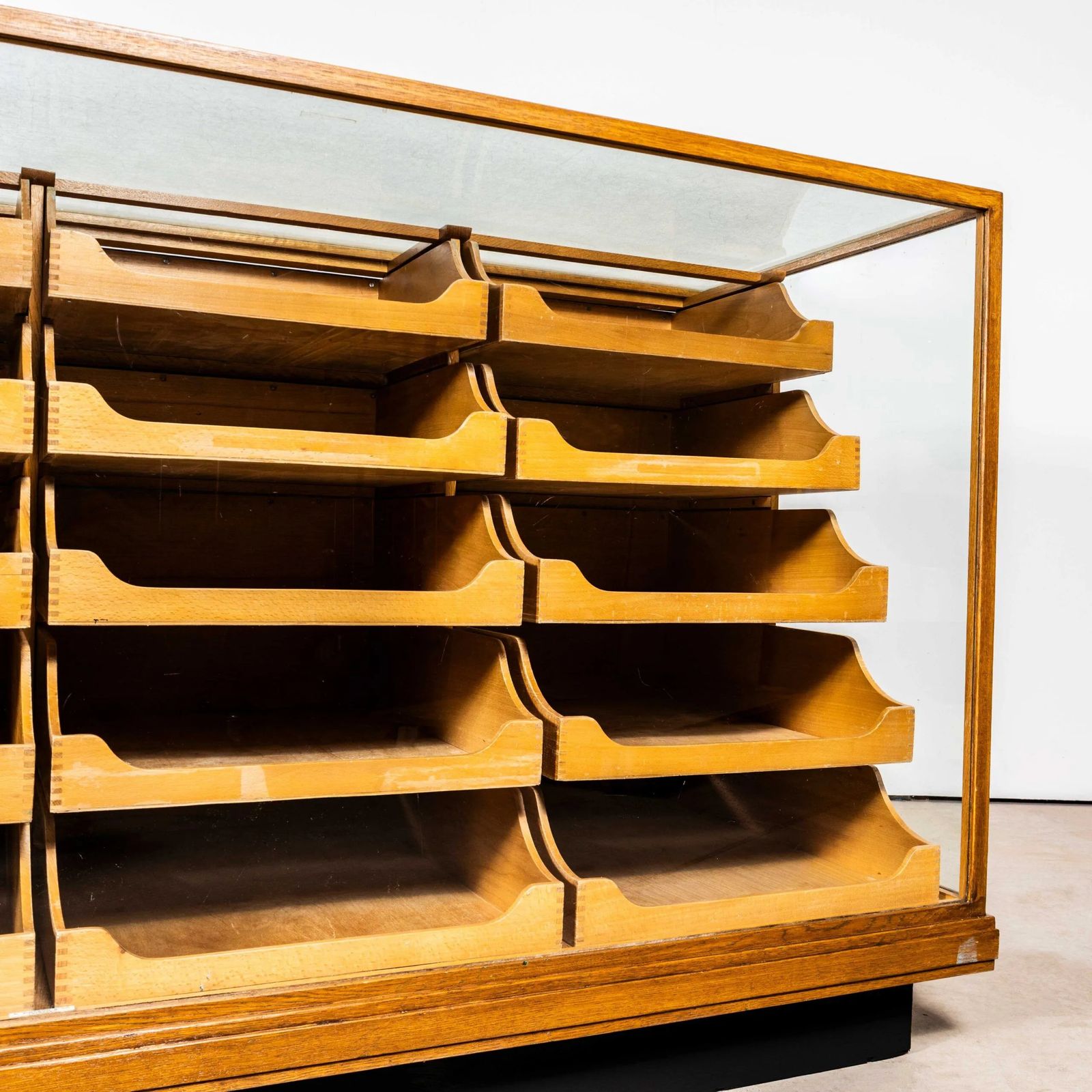 photo furniture 1950’s English Oak Haberdashery Cabinet – Twenty Drawer