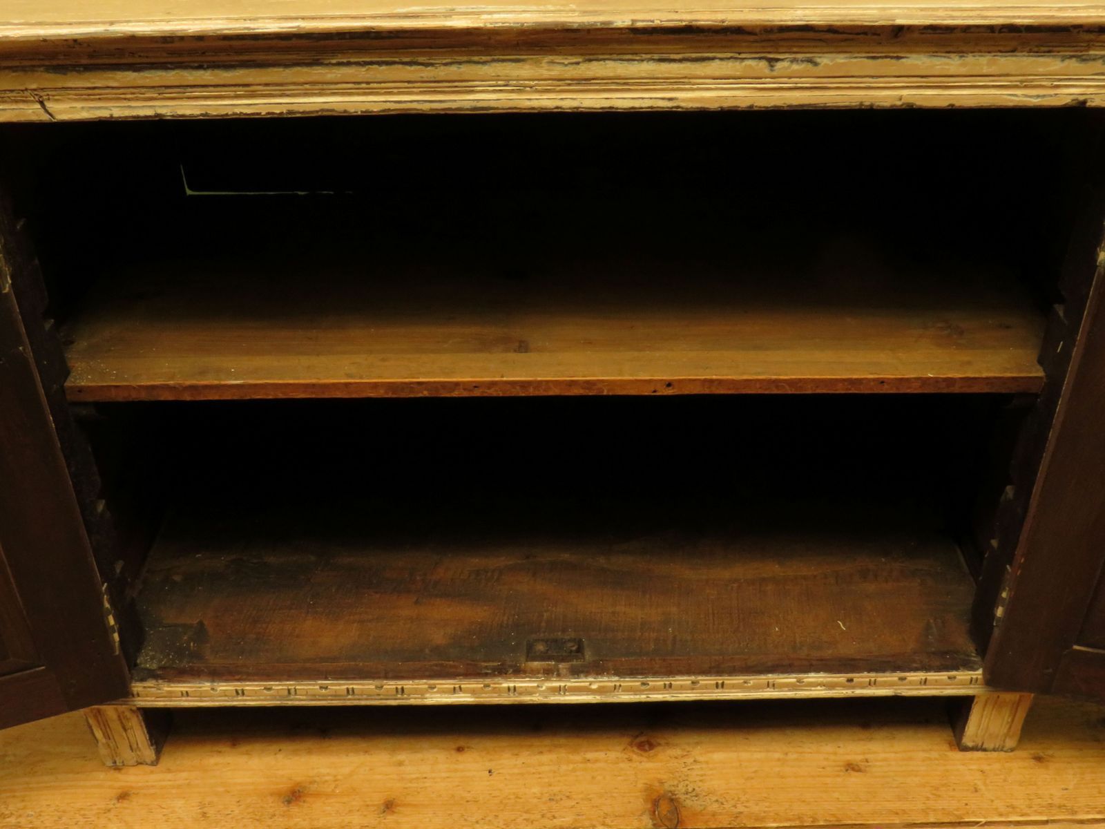 Shabby Chic Cupboard With Stencilled Detailing photo vinterior