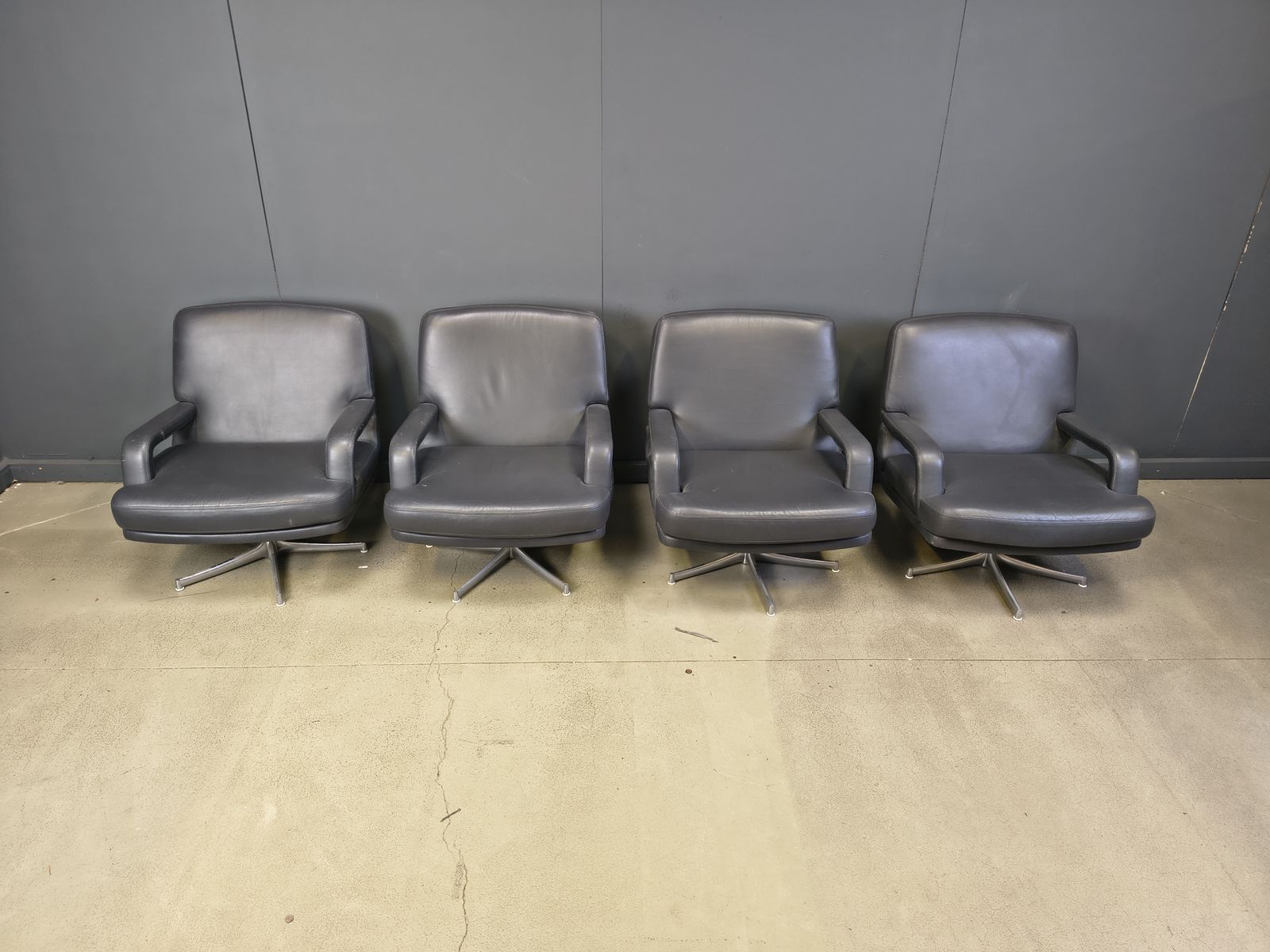 Set Of 4 Swivel Chairs By Bernd Munzebrock For Walter Knoll, 1970s photo furniture