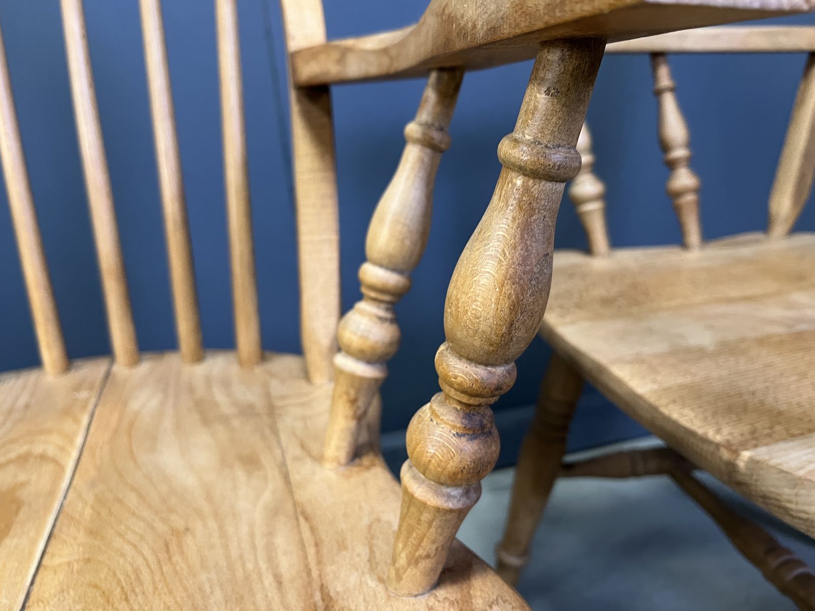 800.0 Beautiful English Windsor Style Dining Chairs, Set Of 4 photo