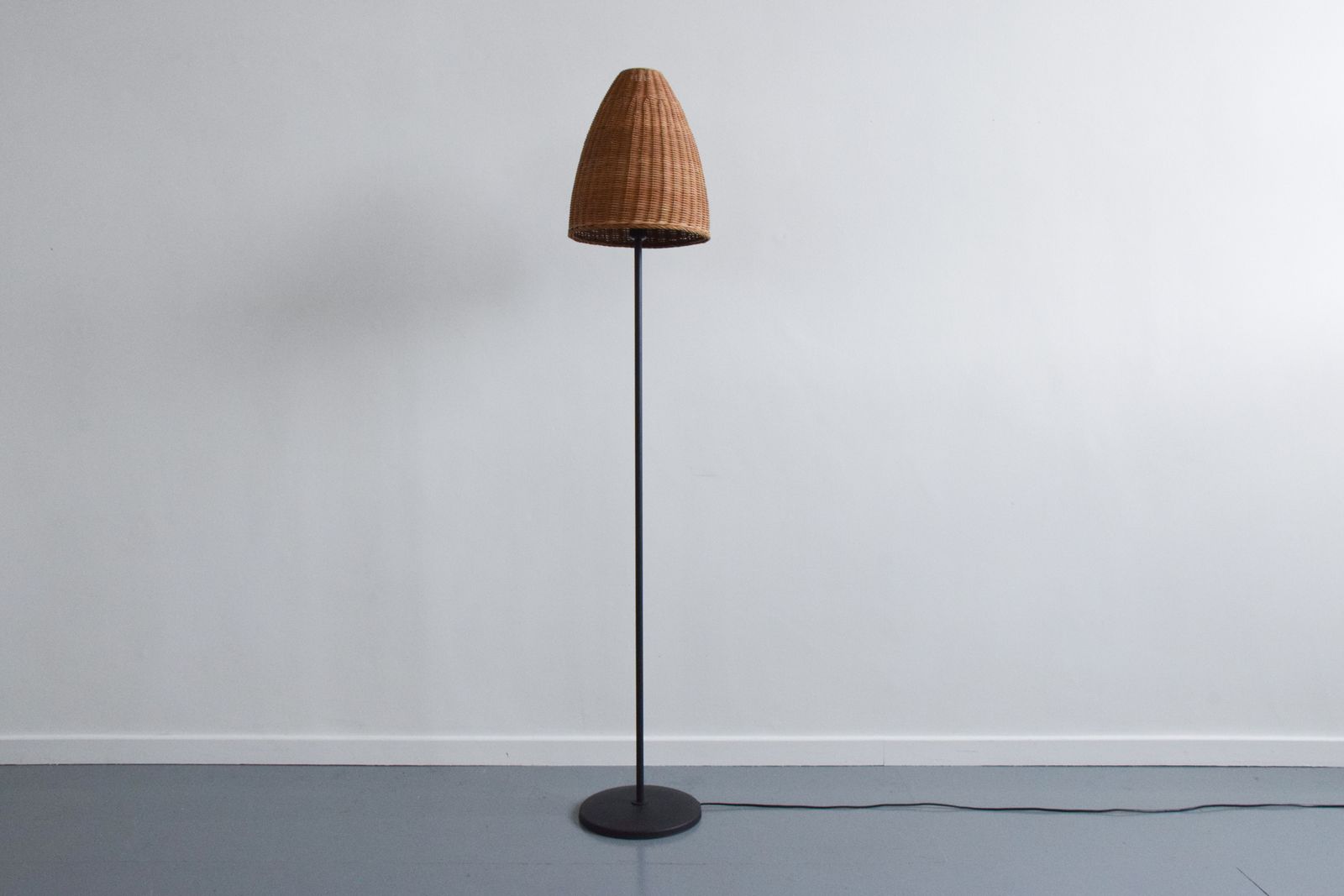 Vintage Ikea 'Trubadur' Metal Black Floor Lamp With 'Bäk' Rattan Lampshade photo Lighting