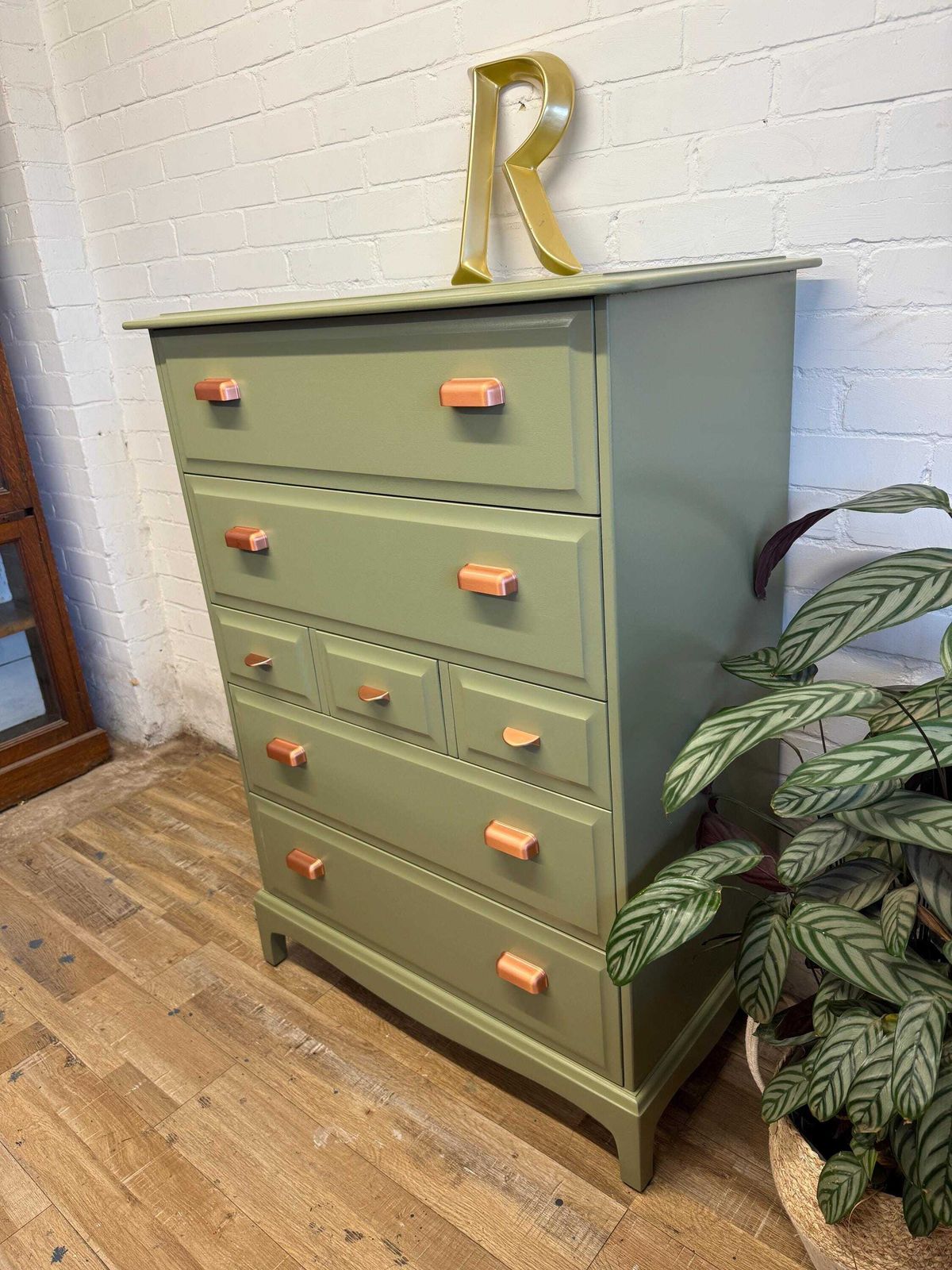 Stag Minstrel 7 Drawer Tallboy Painted To Order In Farrow & Ball Olive photo vinterior