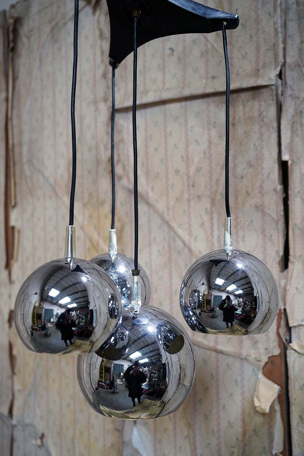 An Italian Four Tier Cascade Steel Globe Hanging Lamp C.1980 photo 925.0