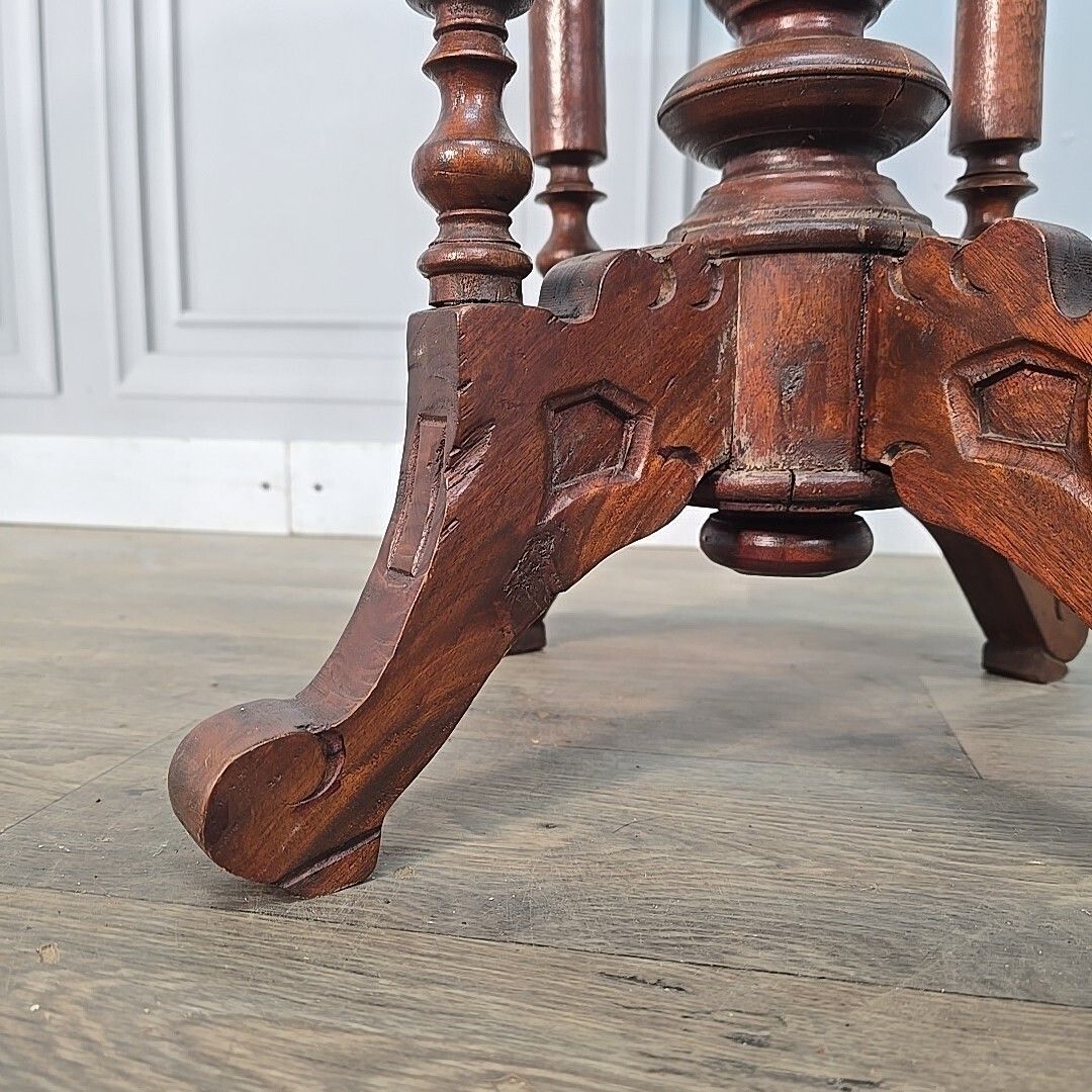 Antique Mahogany Side Table – Hall Lamp Turned Legs & Finial Base – Victorian photo vintage