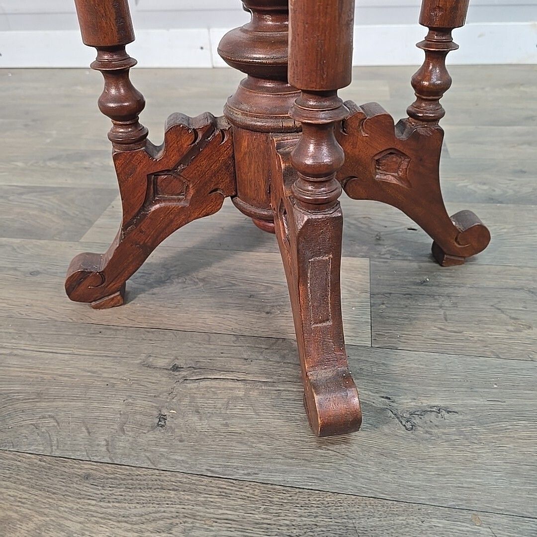 photo vintage Antique Mahogany Side Table – Hall Lamp Turned Legs & Finial Base – Victorian