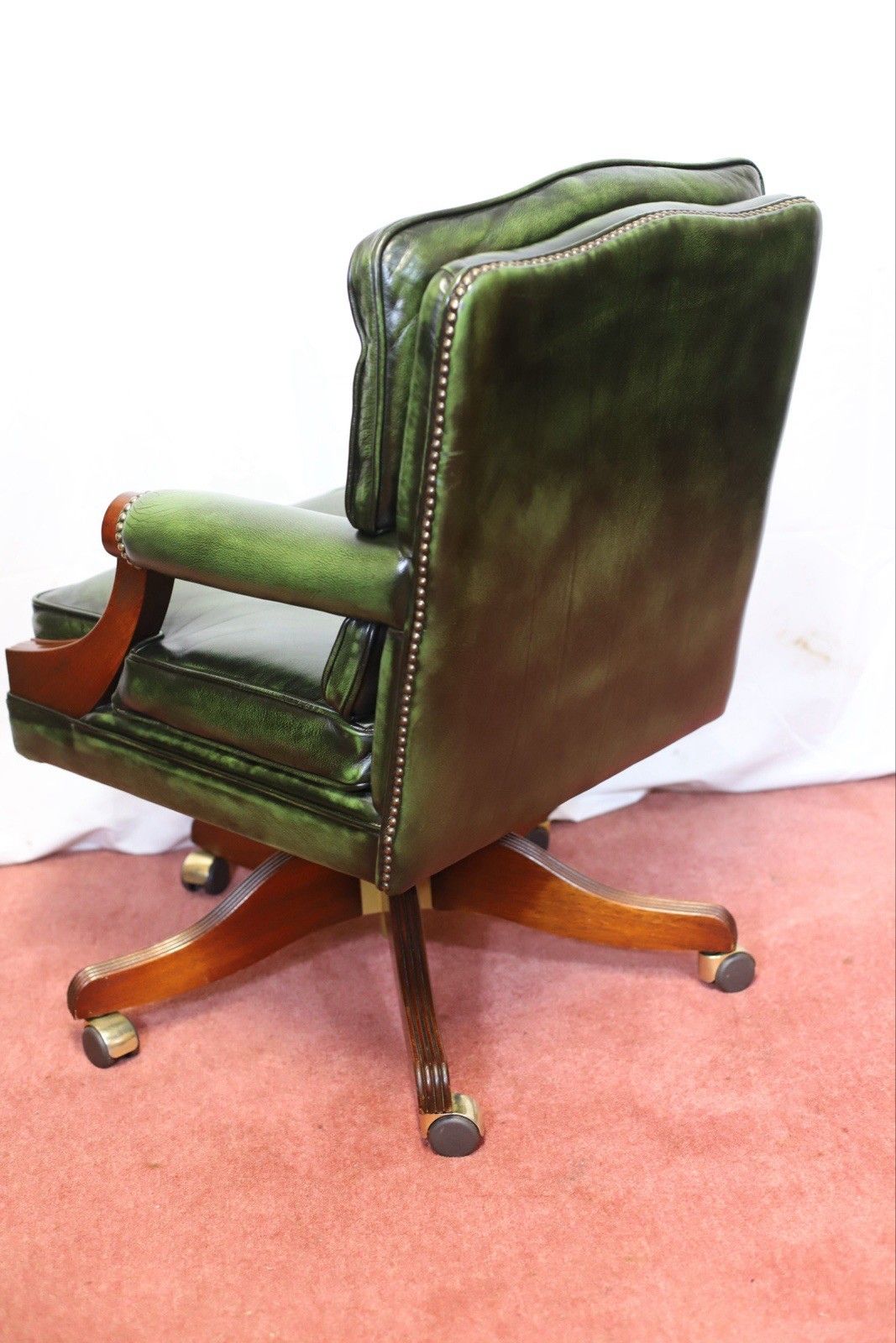 Bevan Funnel Reprodux , Stunning Mahogany And Leather Swivel Chair photo vinterior