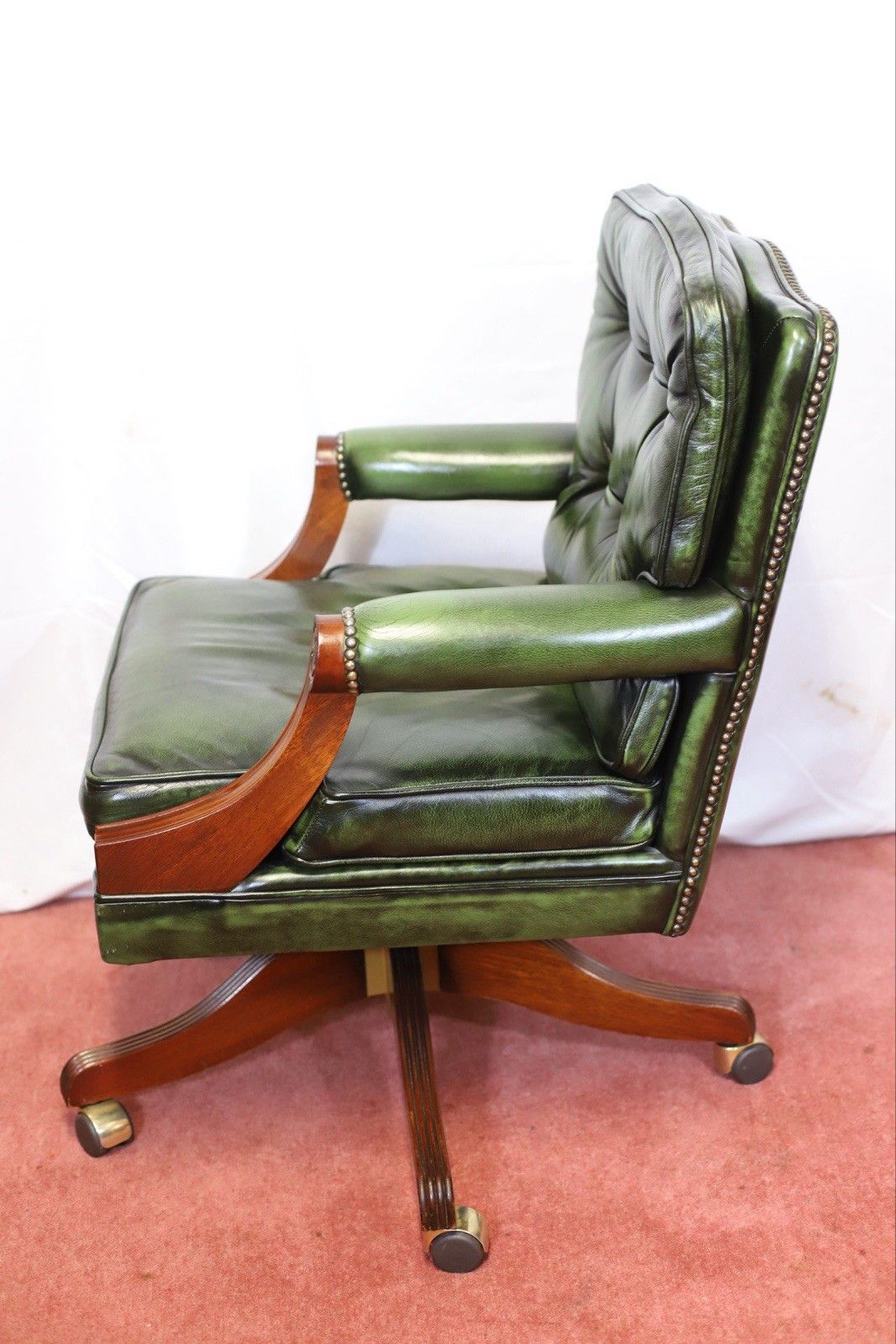 Bevan Funnel Reprodux , Stunning Mahogany And Leather Swivel Chair photo vintage