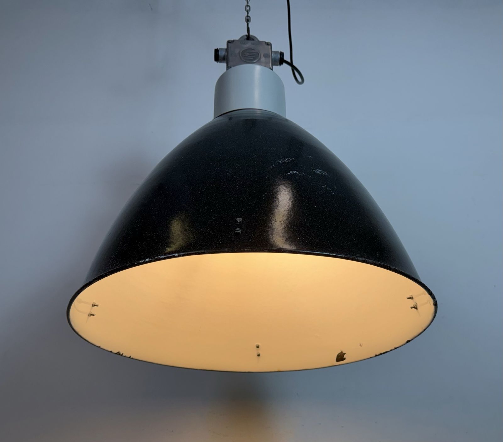 199.0 Large Industrial Enamel Factory Pendant Lamp From Elektrosvit, 1960s, 49x photo