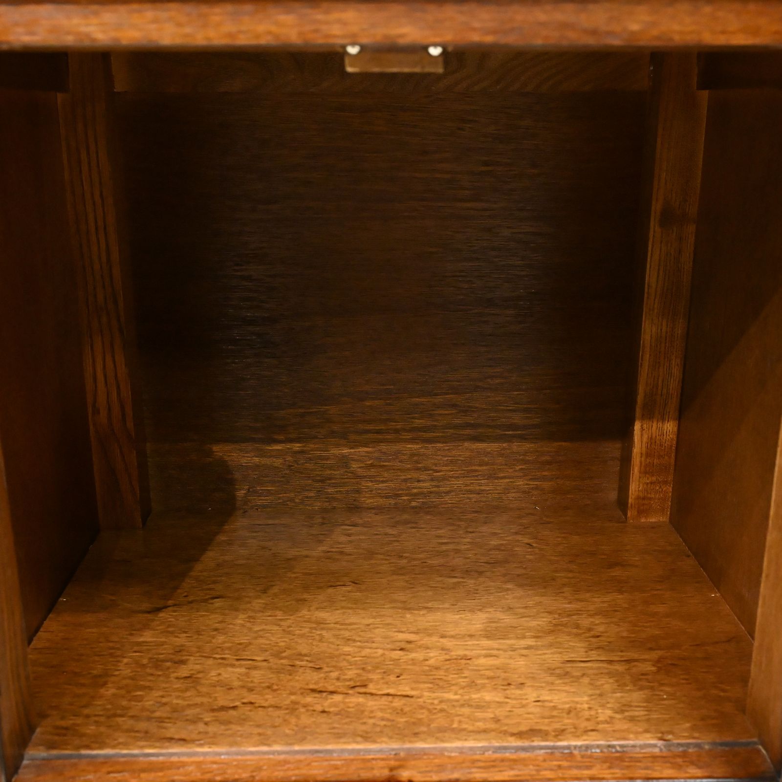 photo vintage Old Charm Pedestal Cabinet Tudor Brown Free Delivery*