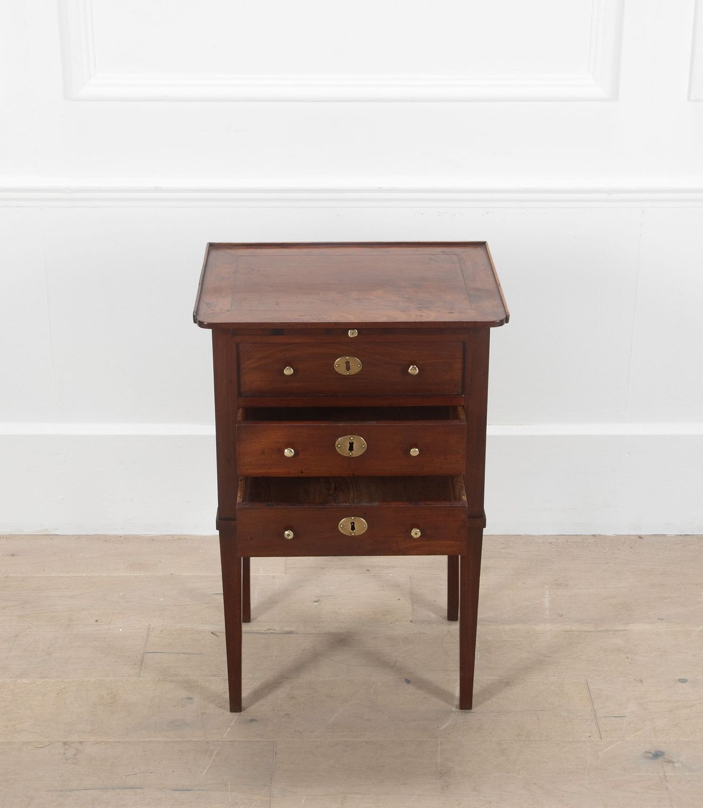 photo furniture French Walnut Bedside Table With 3 Drawers