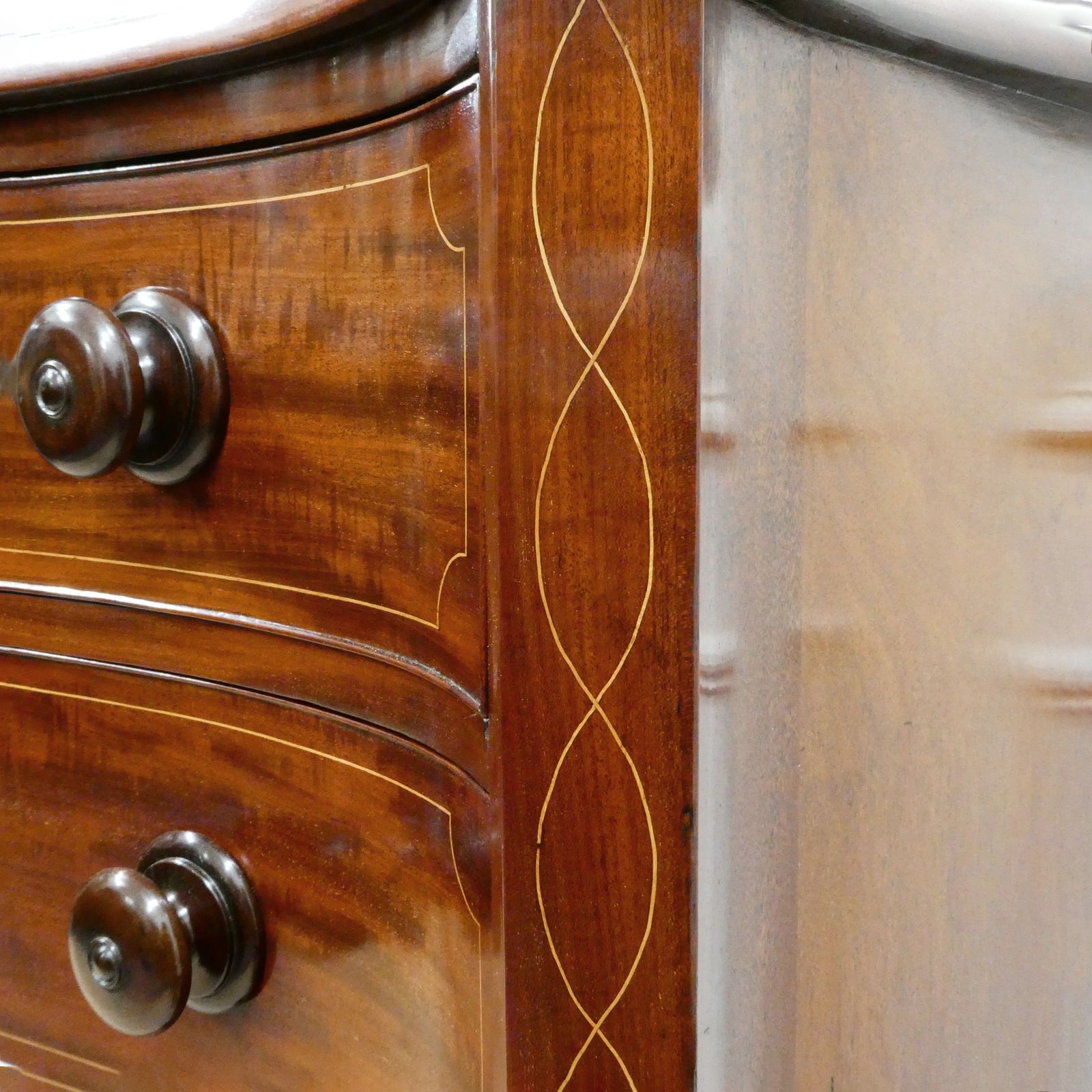 Georgian Mahogany Serpentine Fronted Chest Of Drawers Attributed To Gillows photo 2750.0