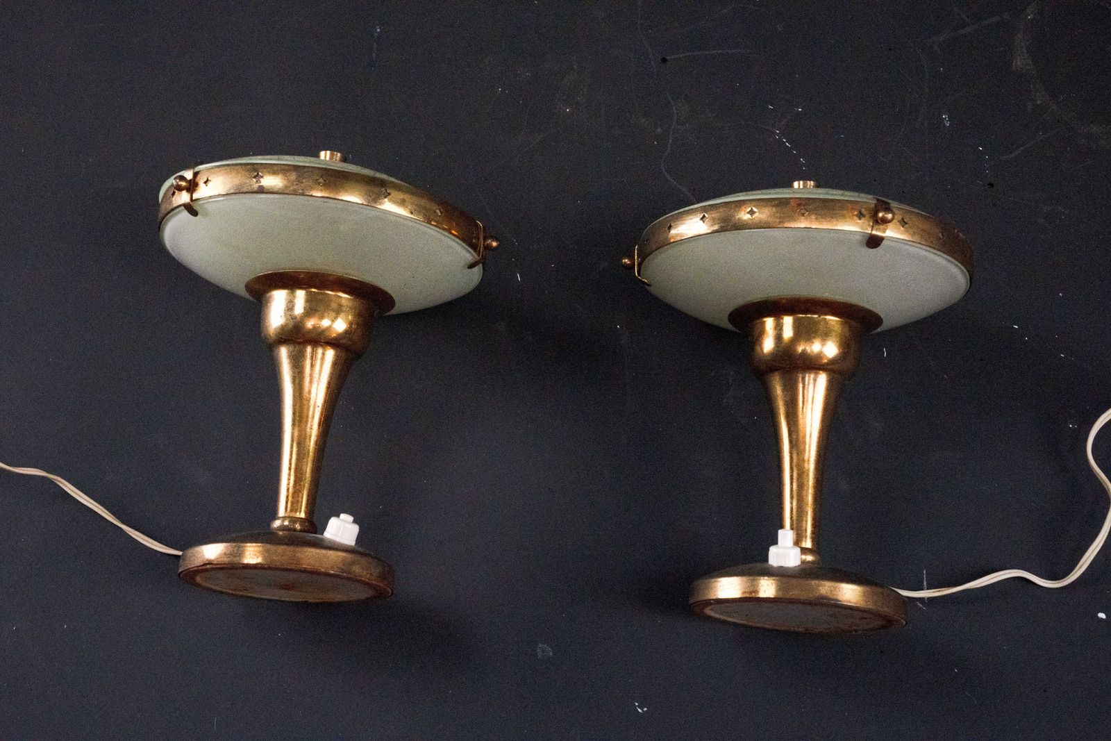 Rare Pair Of Bedside Lamps In Curved Glass Attributed To Pietro Chiesa. Italy 1950s photo vintage
