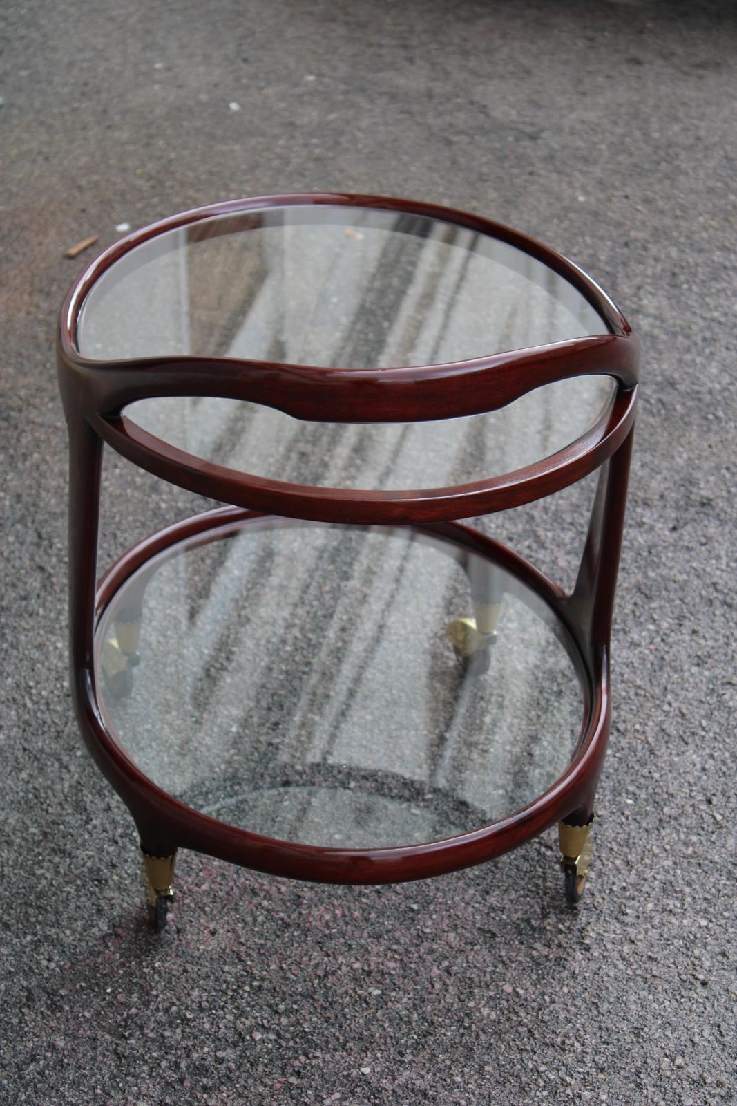 photo furniture Cesare Lacca 1950 Italia Oval Shaped Bar Cart With Brass Wheels