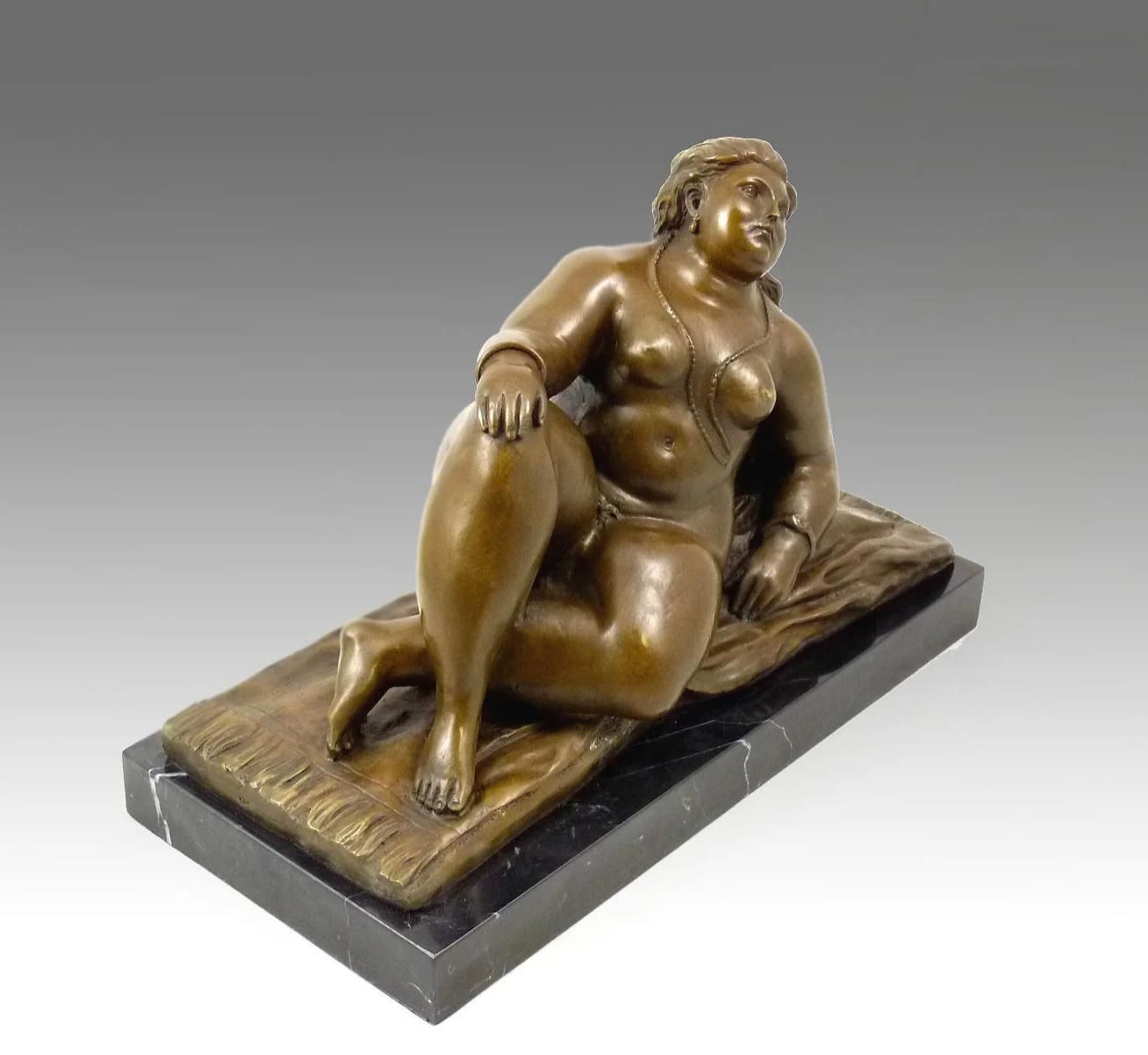 Sculpture Woman At The Beach In Bronze, Contemporary Style, 20th Century photo vinterior