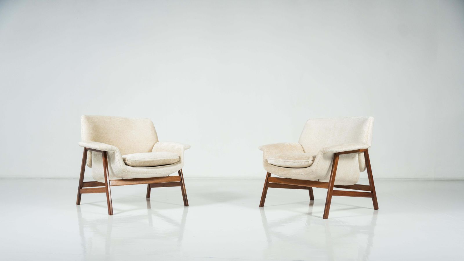 Pair Of Armchairs "849 " By Gianfranco Frattini For Cassina, 1960s photo furniture