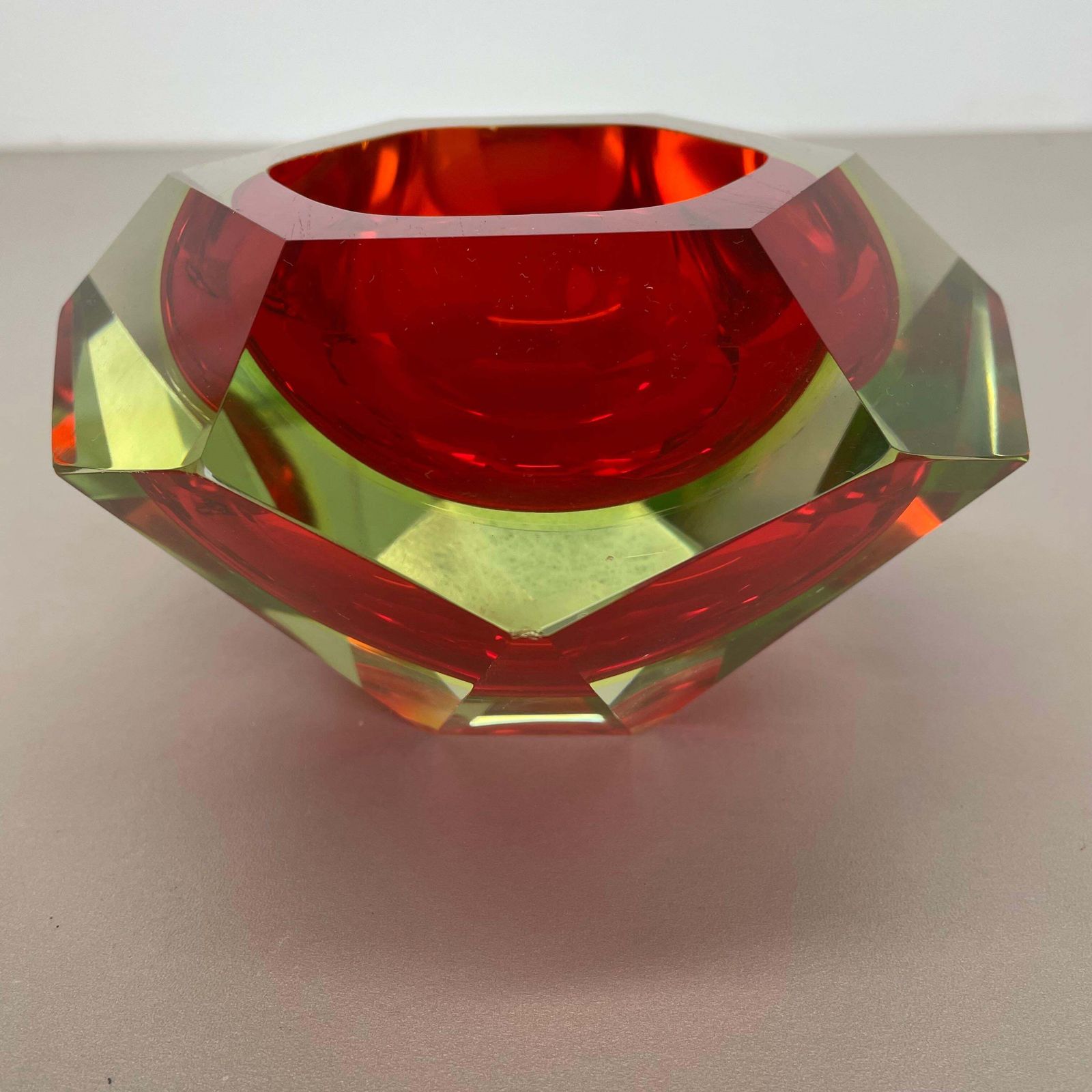 Xxl 2.1kg Murano Glass Faceted "Diamond" Sommerso Element Ashtray, Italy, 1970s photo vinterior