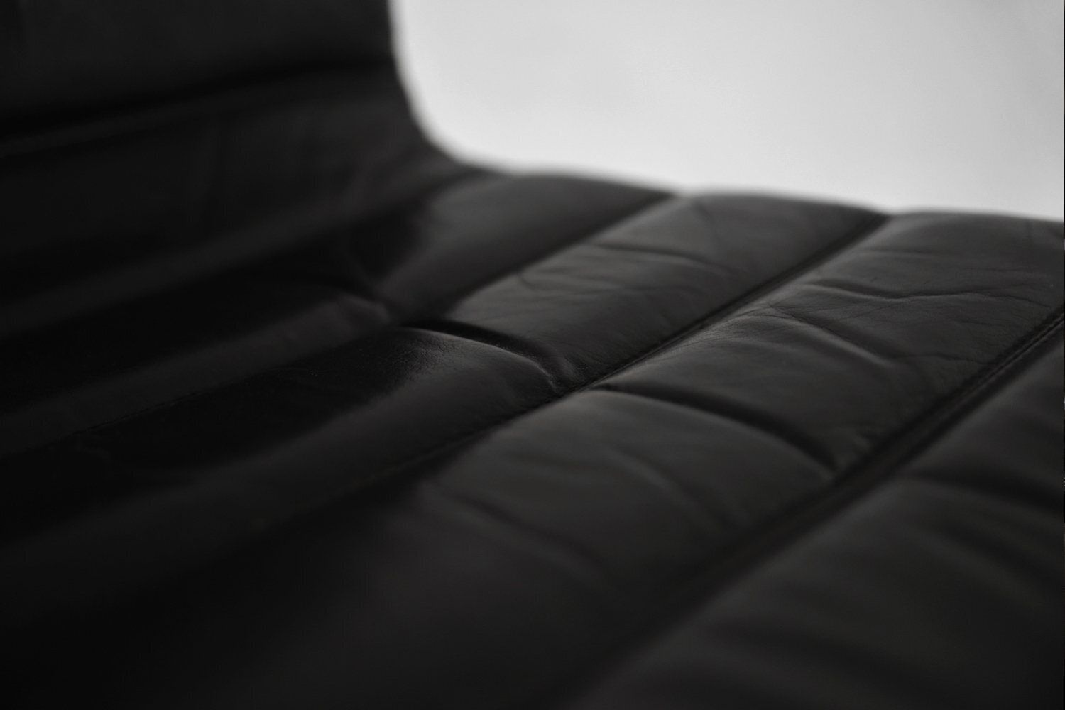 photo buy Vintage Chrome And Black Leather Club Chairs From Pol International, 1960s, Set Of 2
