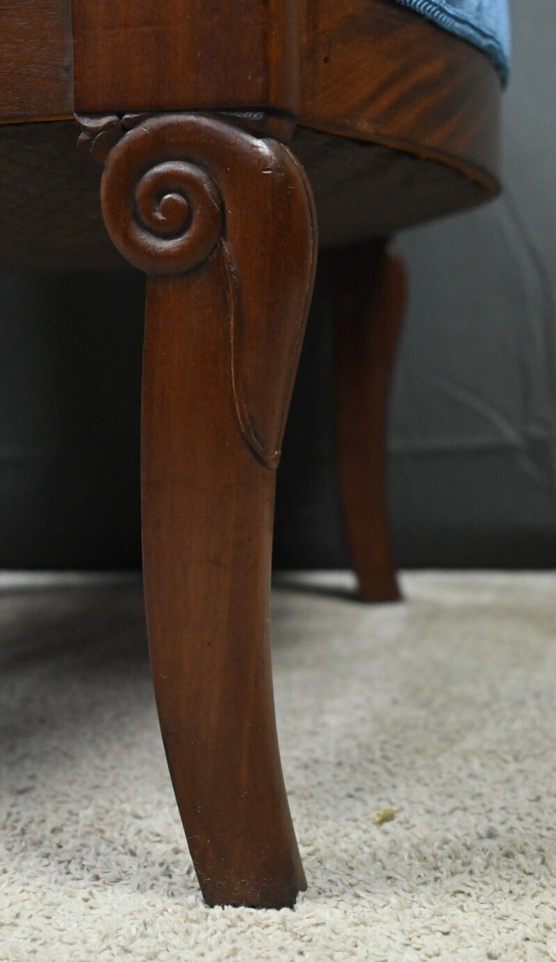 photo vintage Pair Of Mahogany Armchairs, Restoration Period – Early 19th Century
