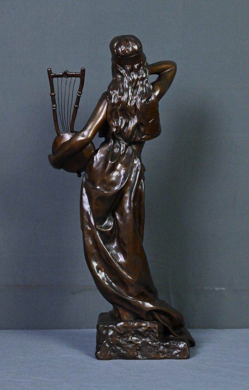 photo vintage Bronze "Bohemian Woman" Signed E. Villanis – Late 19th Century