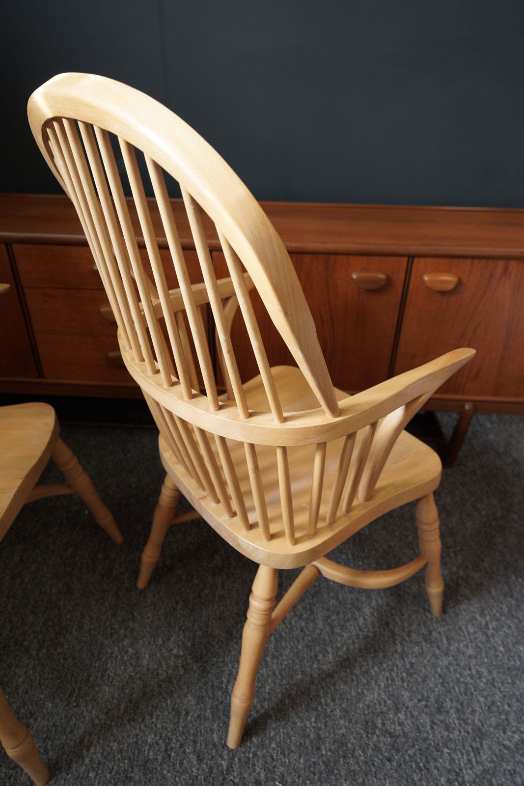 British Windsor Carver Armchairs In Solid Beech – United Kingdom, Mid 20th Century photo vinterior
