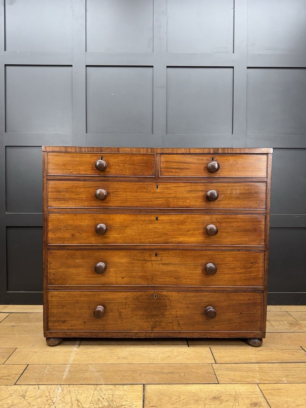 photo vintage Antique Victorian Mahogany Chest Of Drawers Hobbs & Co / Bedroom Storage