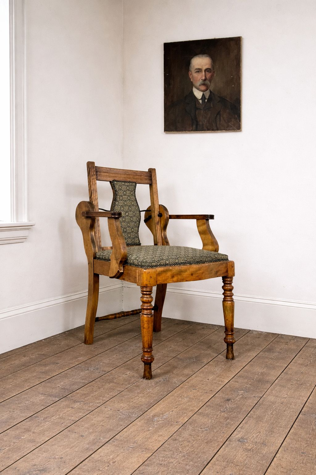 Vintage Antique Barbers Armchair photo furniture