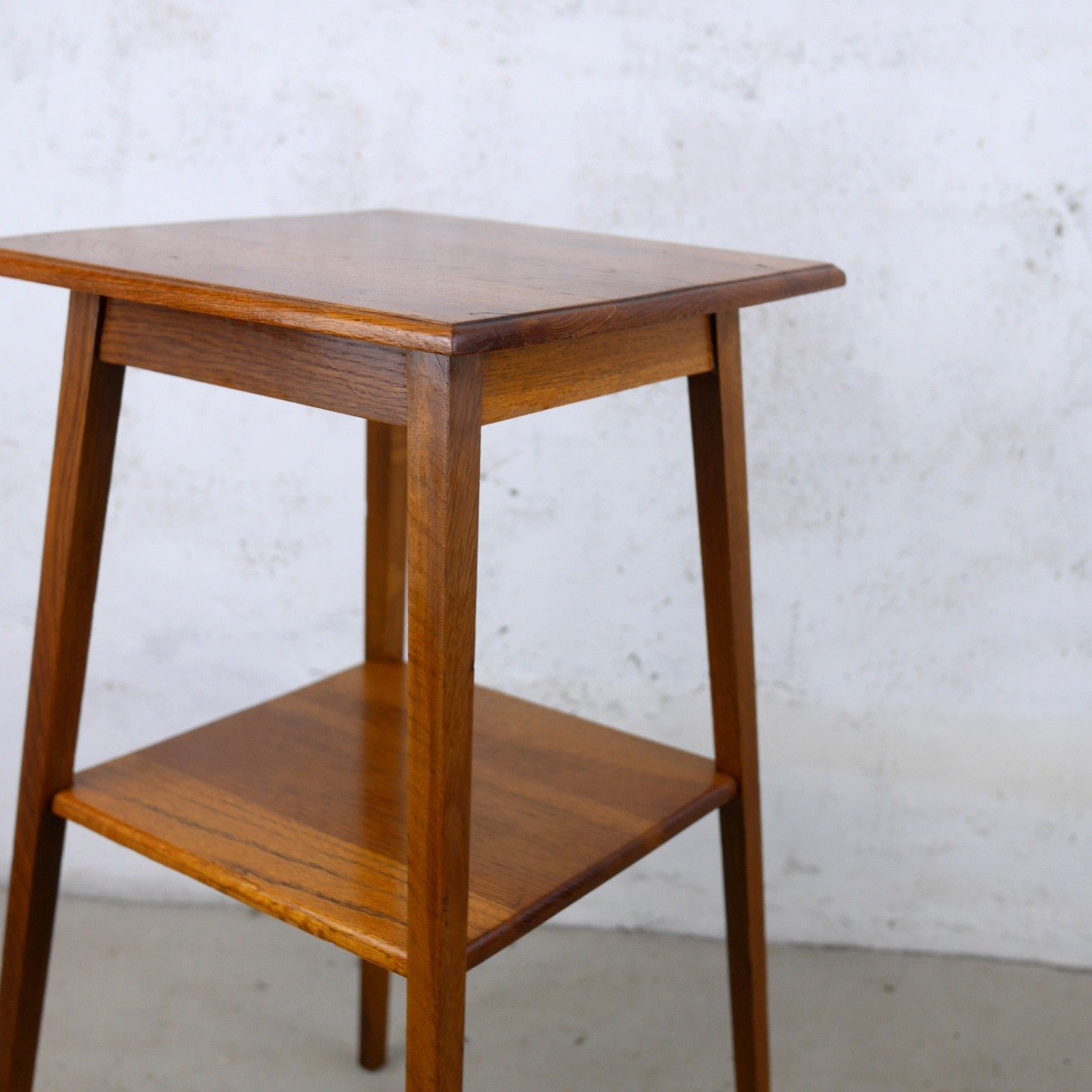 photo furniture Antique Light Oak Arts & Crafts Two Tier Side Table Vintage #103120