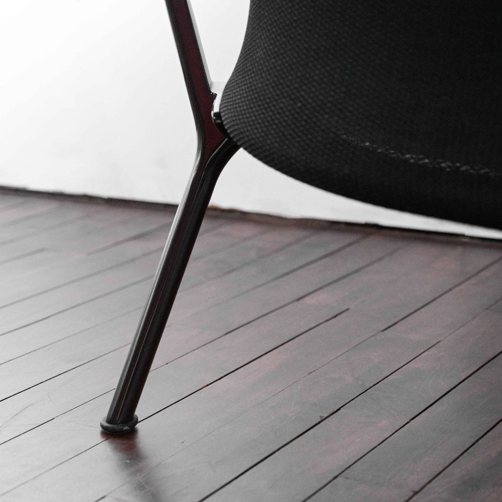 1685.0 Slow Chair Designed By Erwan & Ronan Bouroullec In 2006 For Vitra photo