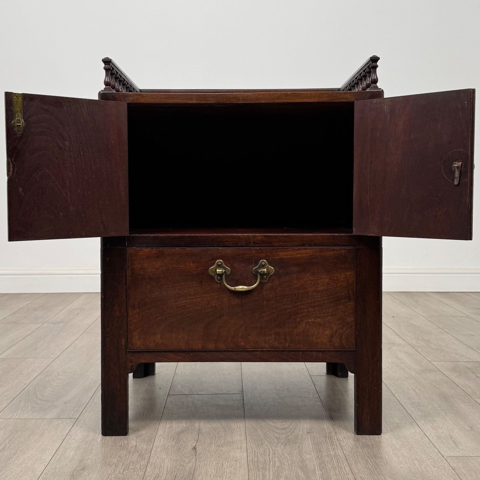 Antique 18th Century Unique Fine Quality Cabinet In Mahogany ( Af 5207 ) photo furniture