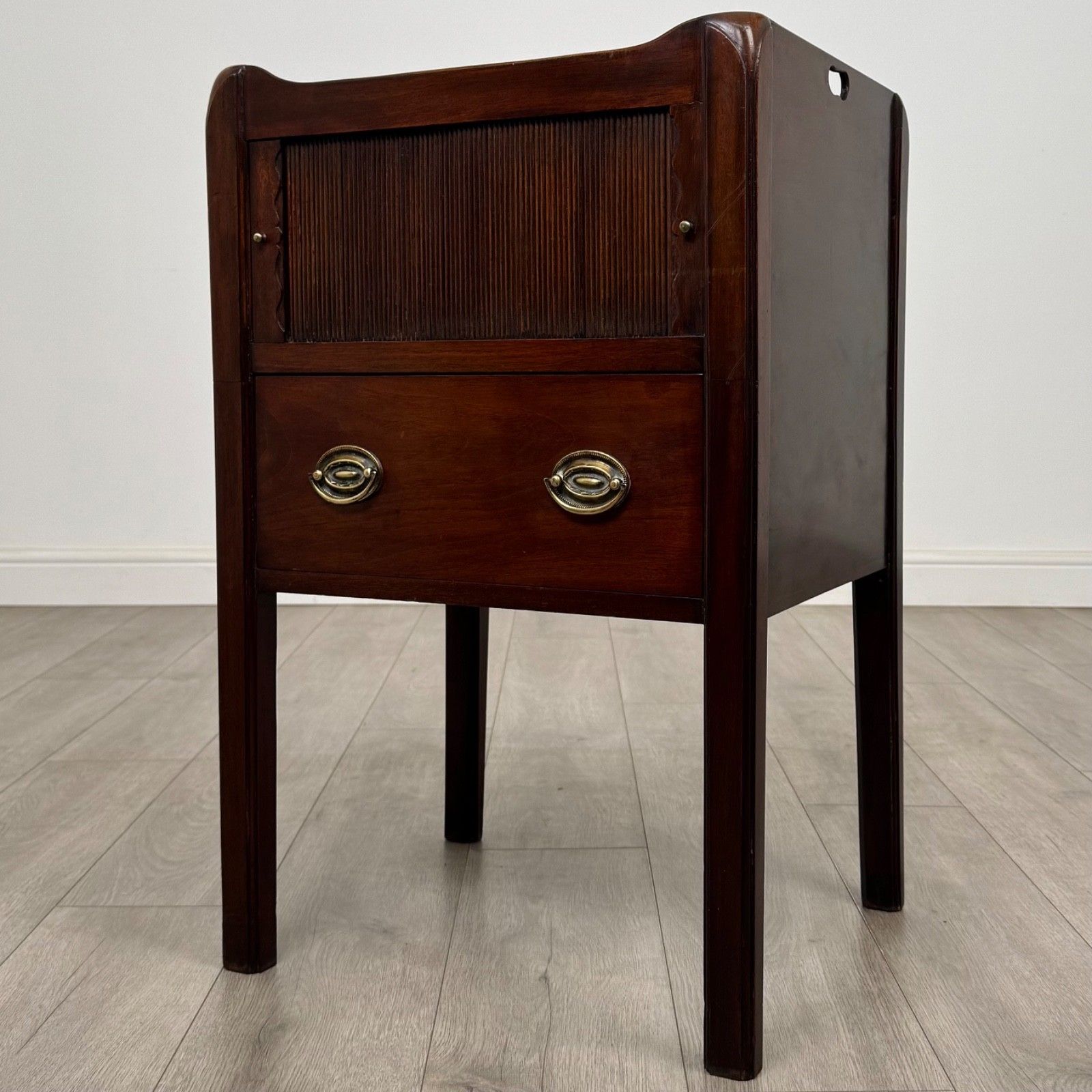 Antique 18th Century Fine Quality Cabinet In Mahogany photo for sale