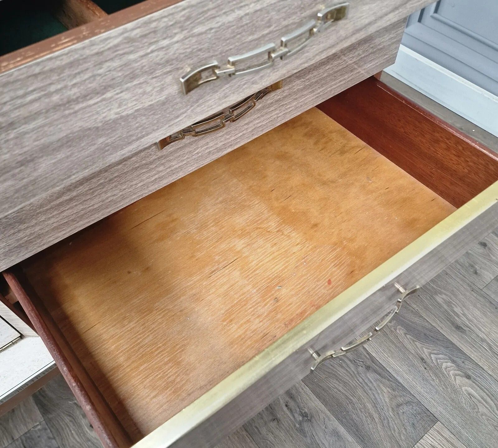 photo vintage Retro Vintage Formica Sideboard Mid Century Modern Drinks Cocktail Cabinet