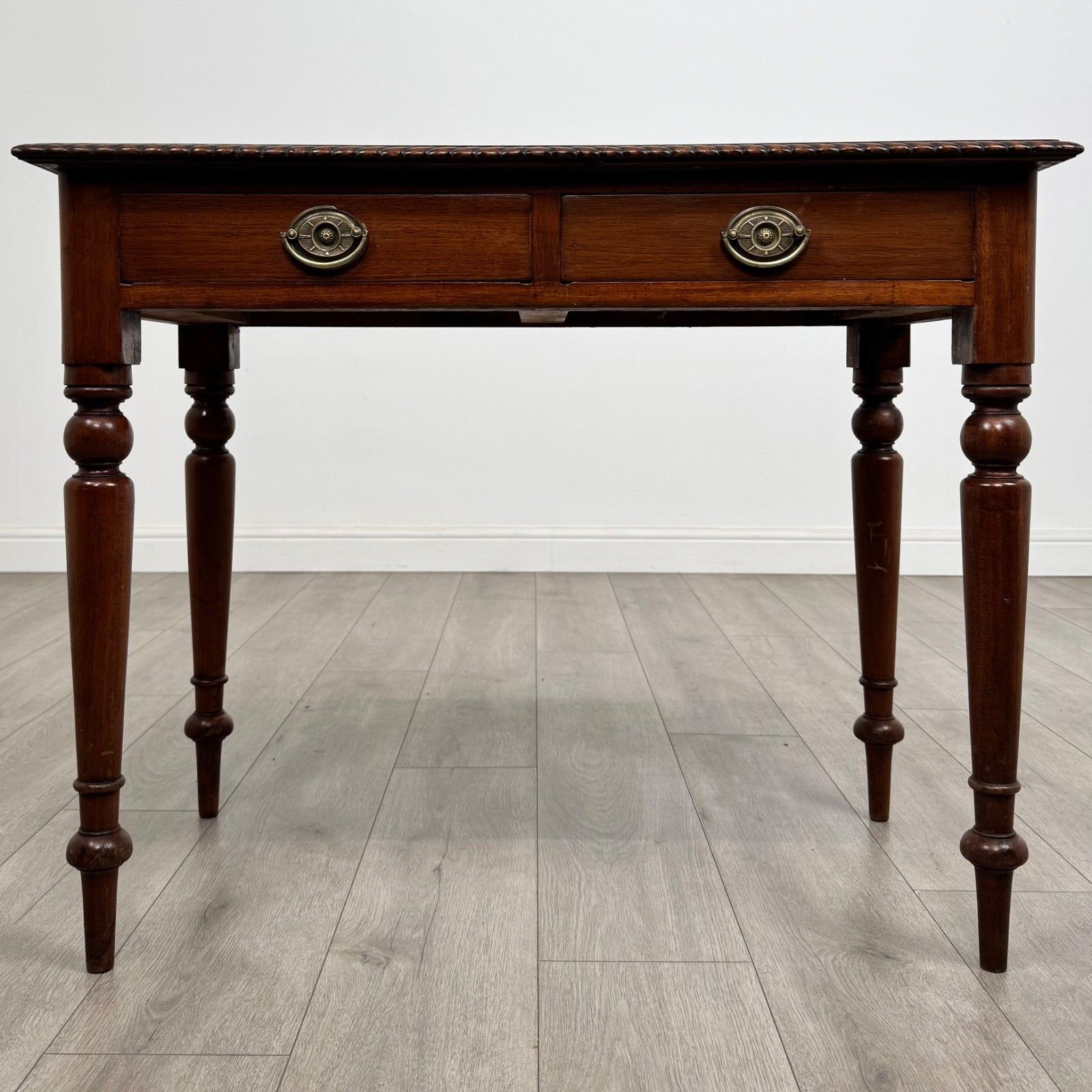 Antique 20th Century Fine Quality Writing Table In Mahogany