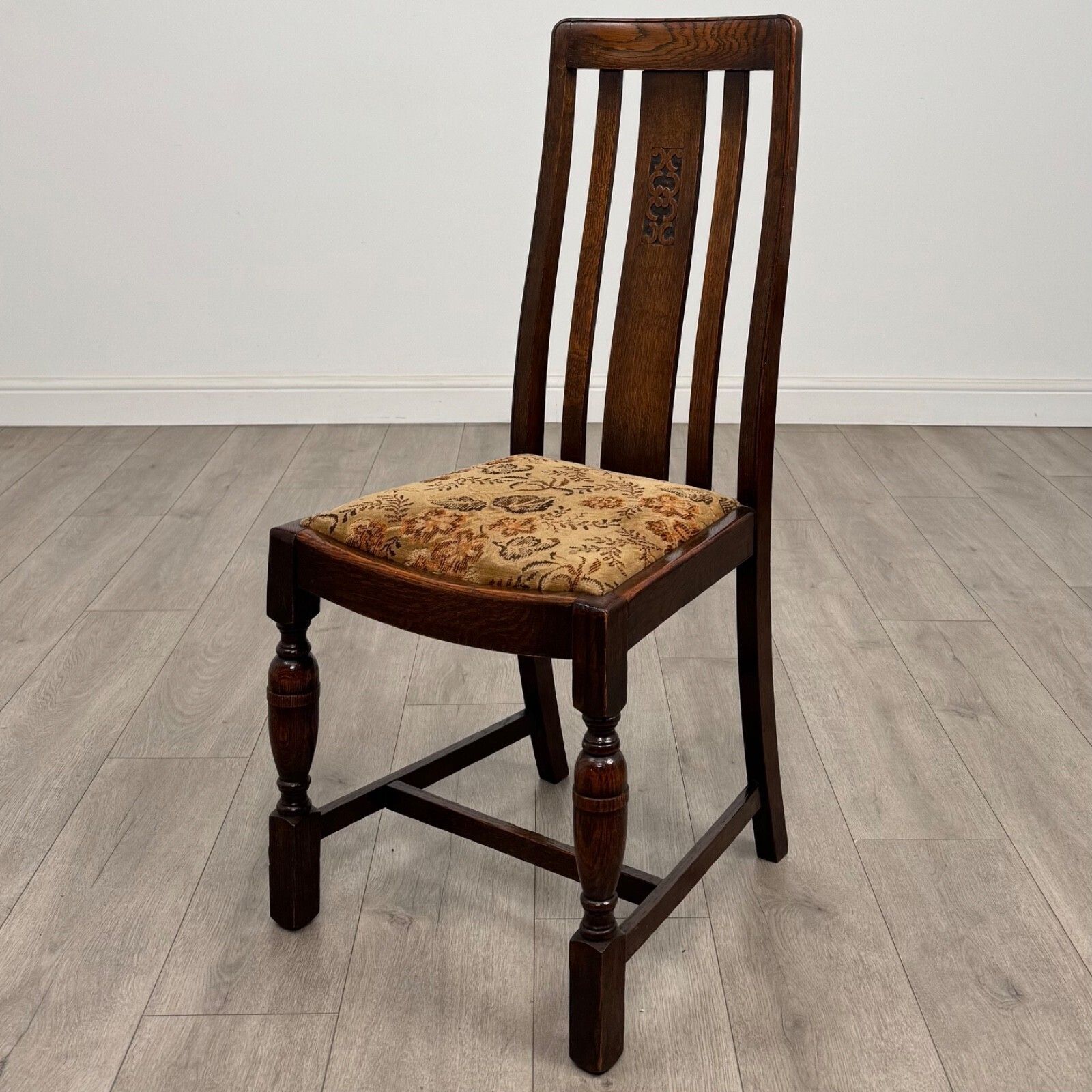photo for sale Antique 20th Century Dining Table With 4 Chairs In Oak