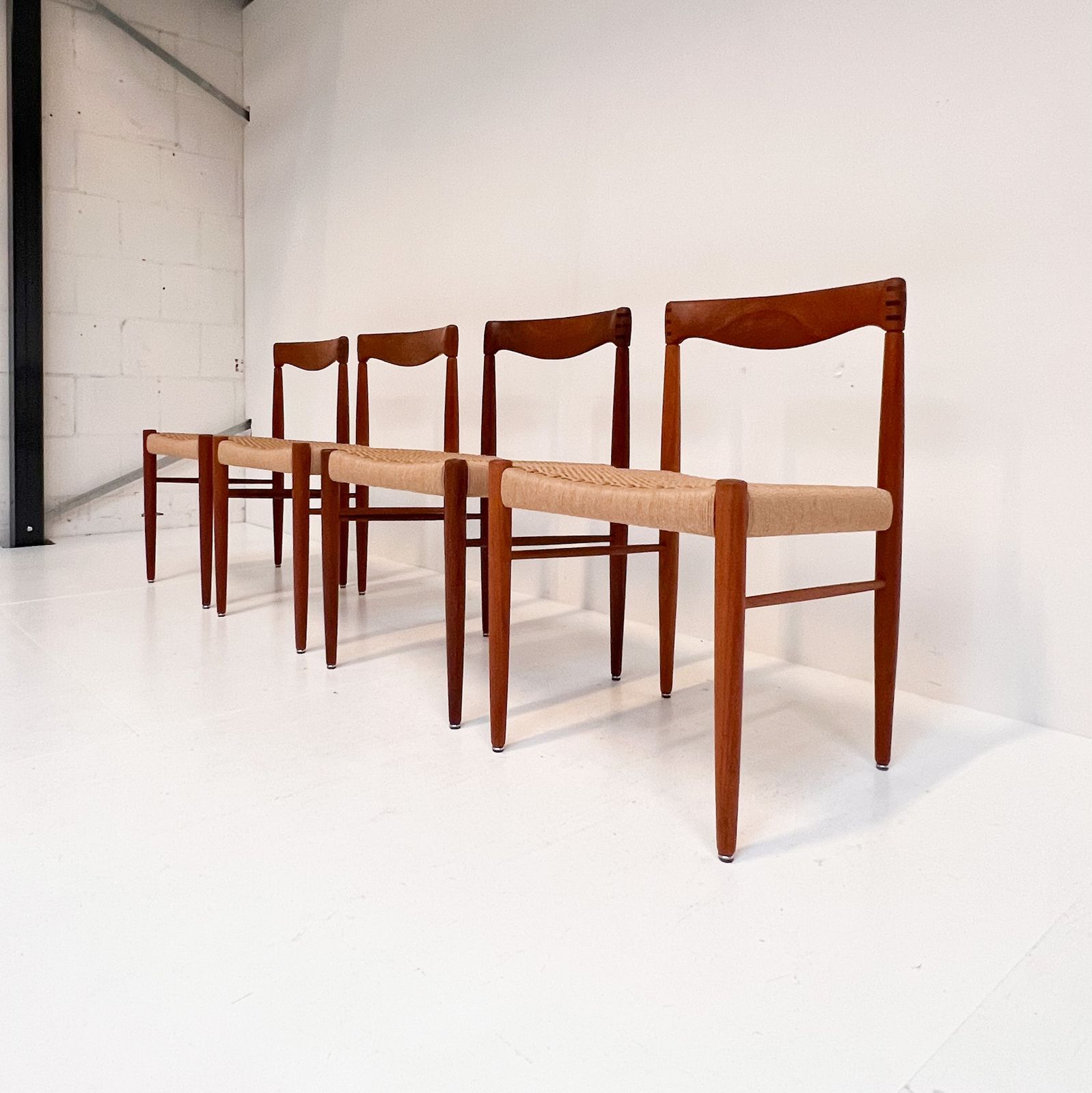 Refurbished Set Of 4 Papercord Chairs By H. Klein For Bramin, 1960s photo vinterior