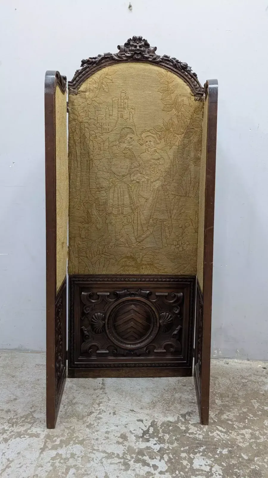 Baroque Screen In Carved Walnut And Fabric photo for sale