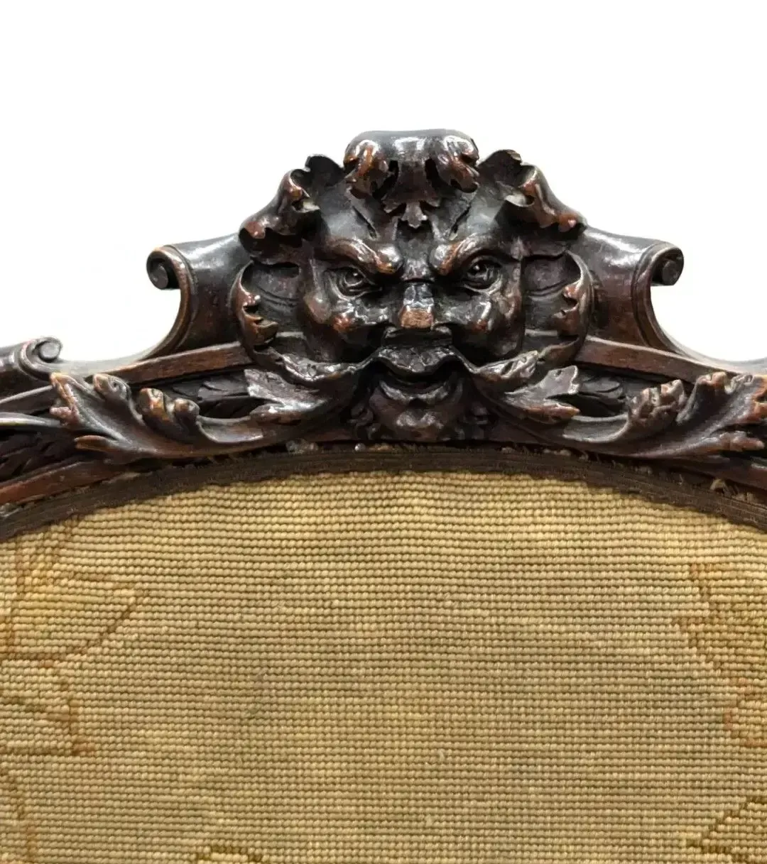 Baroque Screen In Carved Walnut And Fabric photo 990.0
