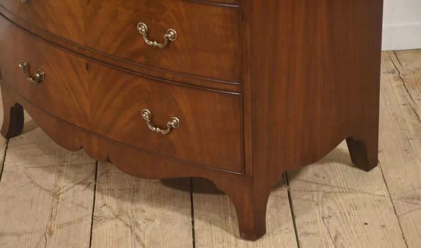 George III Style Mahogany Serpentine Chest Of Drawers photo buy