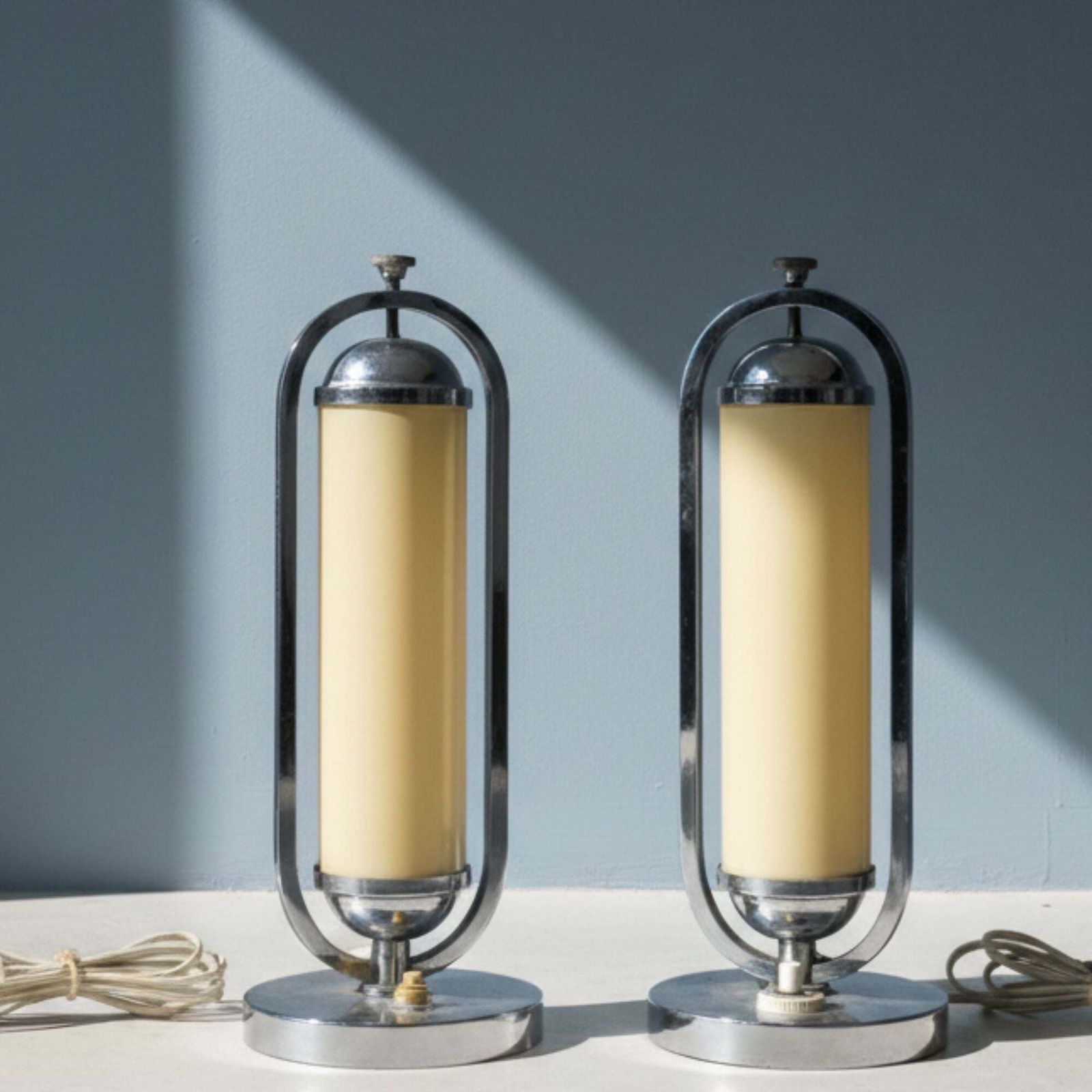 Paar Bauhaus Functionalistische Chromen Tafellampen, Tsjechoslowakije Jaren 1930 photo Verlichting