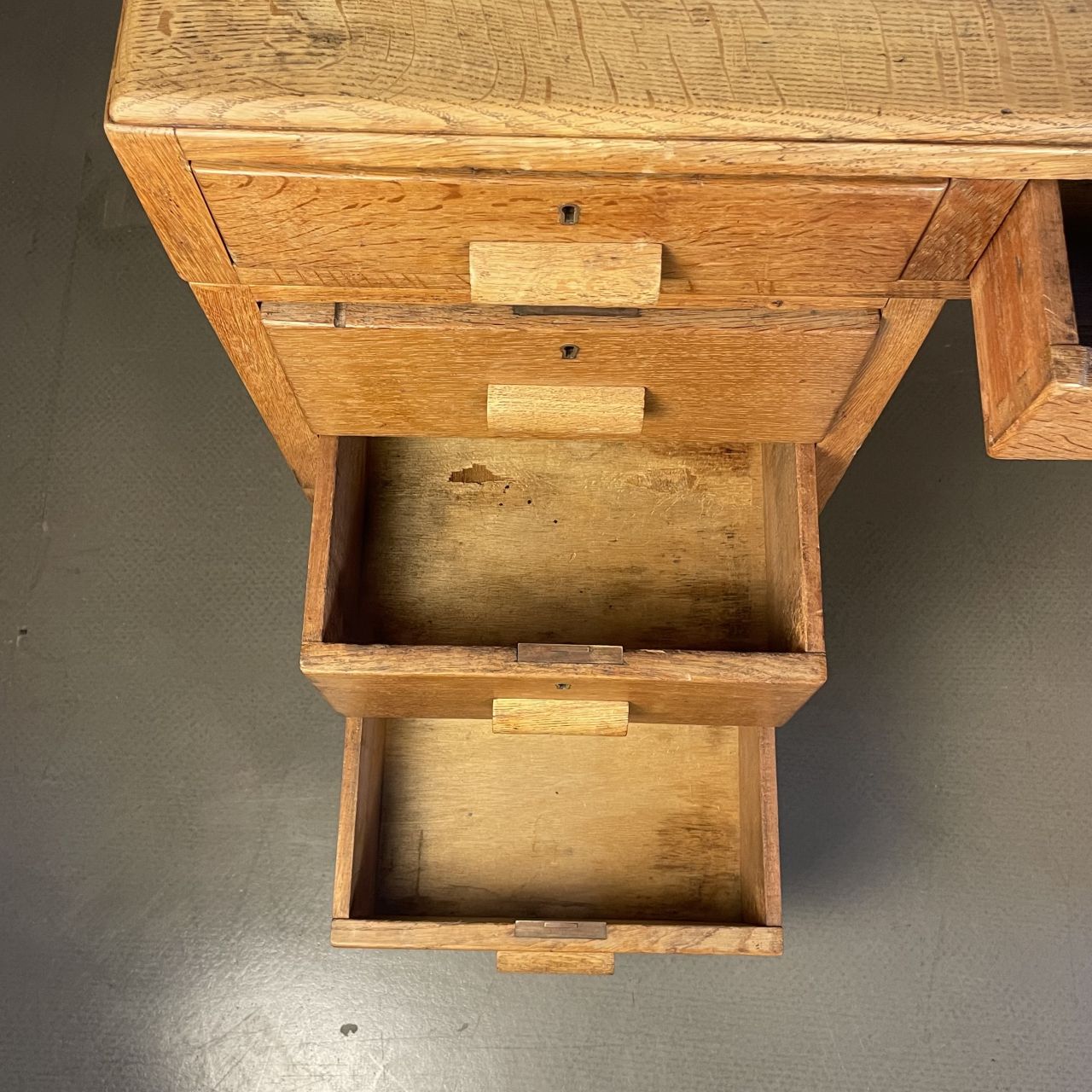 Art Deco Double Pedestal Desk, 1930s photo vinterior