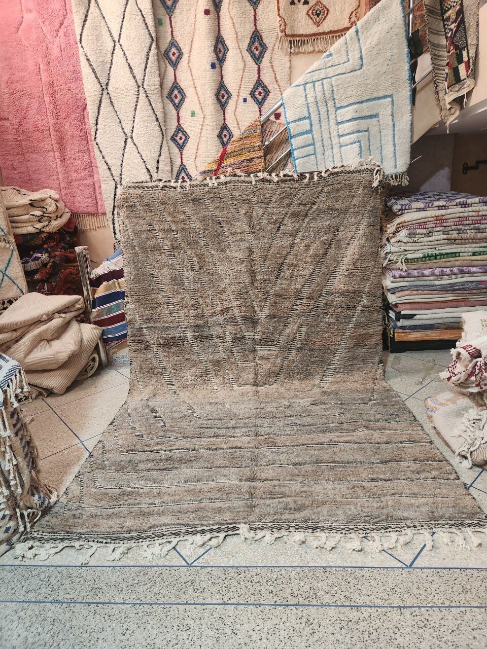 Large Beni Ourain Rug 300x200cm – Handwoven Moroccan Wool – Natural Brown Tribal Geometric – Atlas Berber Carpet photo furniture