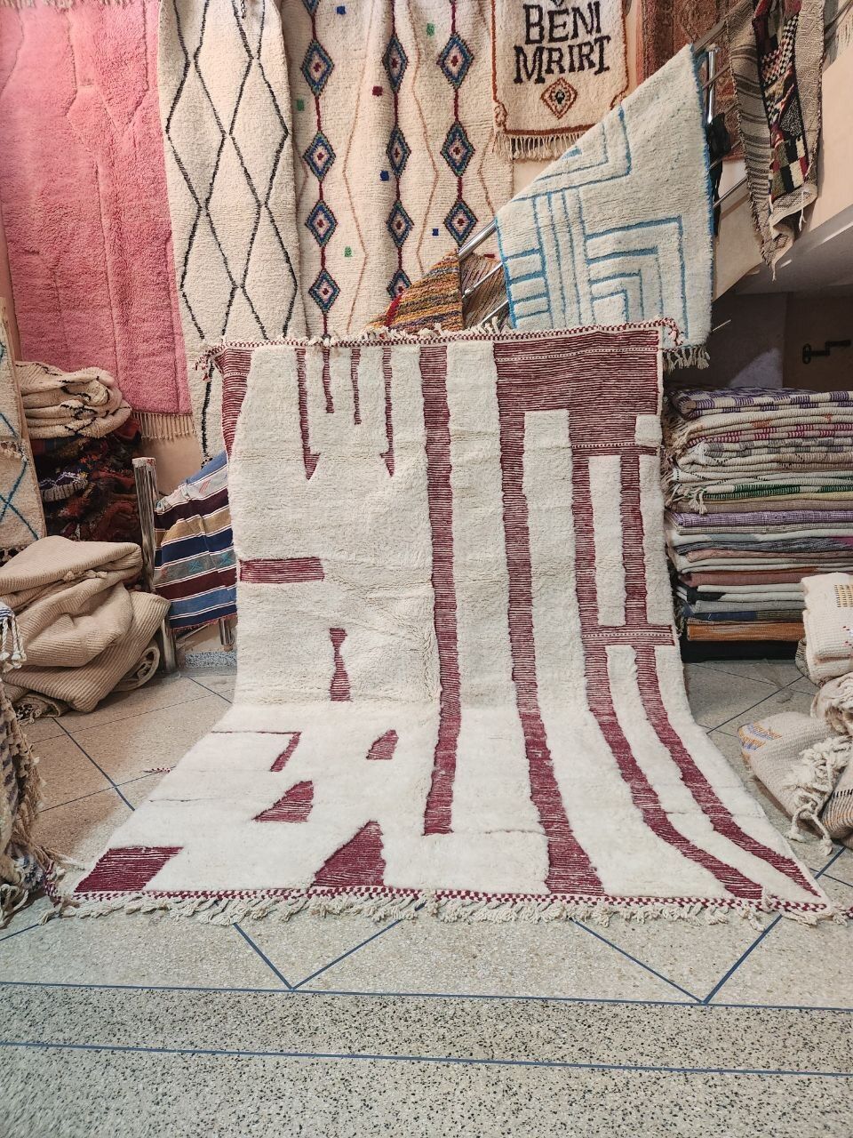 Large Contemporary Beni Ourain Rug 300x200cm – Handwoven Moroccan Wool – Ivory & Burgundy Abstract Geometric – Atlas Berber