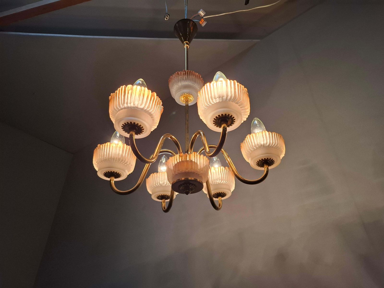 photo vintage 1960s Czech Mid Century Brass And železný Brod Frosted Glass Six Arm Chandelier