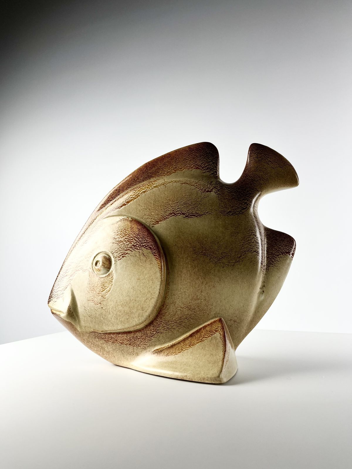 photo vinterior Roberto Rigon For Bertoncello Large Modernist Fish Vase, Italian 1970s