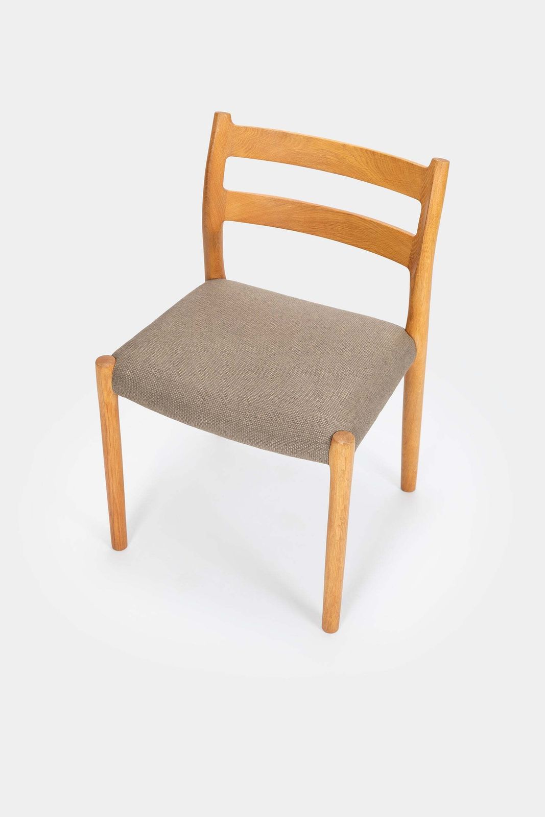 Niels Otto Moeller, Chair Model 84, Denmark, 70s photo vinterior