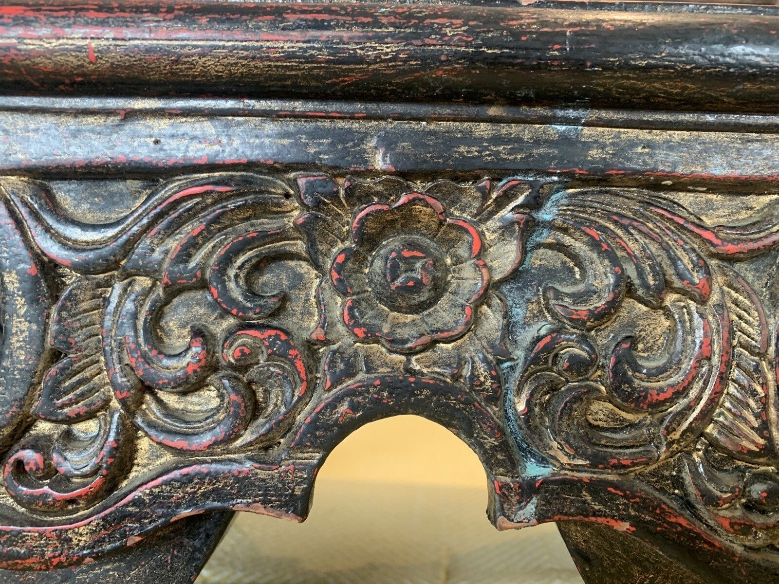 photo vinterior Rare 19th Century Burmese "Single Rider" Howdah Carved Lacquered Teak Elephant Seat Saddle Chair